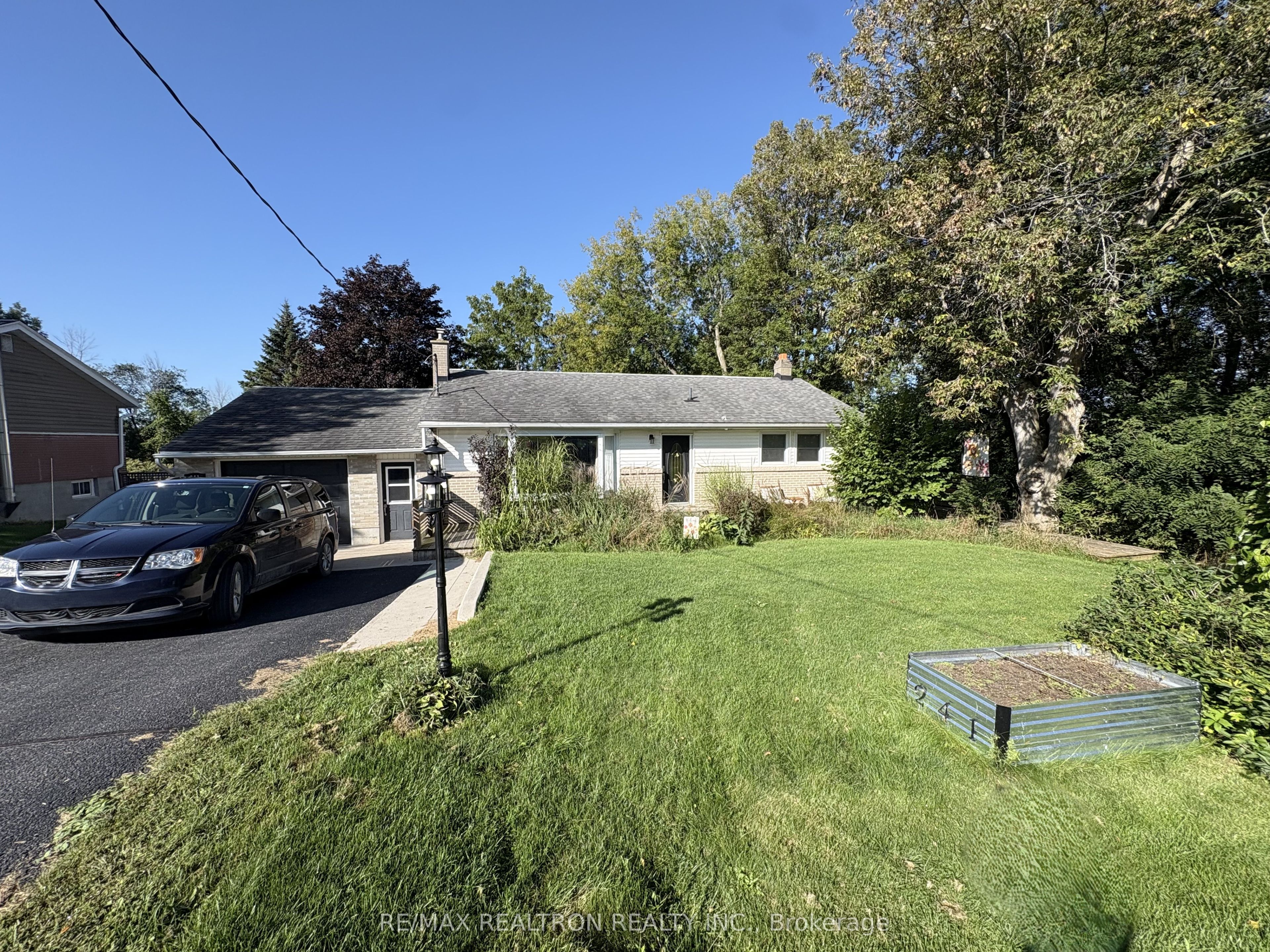 241 Westbury Avenue Main Floor, Loyalist, ON K0H 1G0