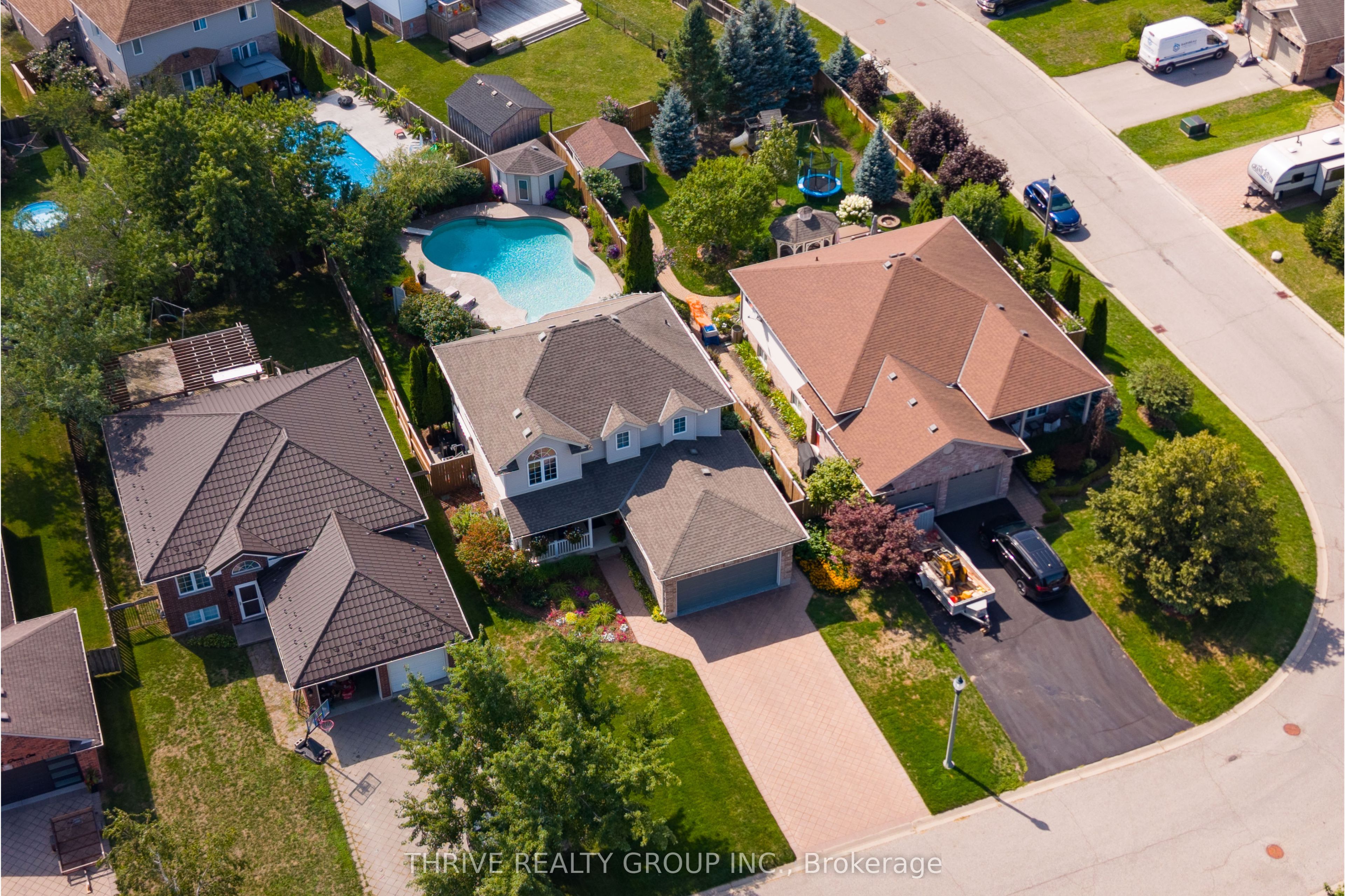 175 Forest Grove Crescent, Thames Centre, ON N0L 1G3 photo 2
