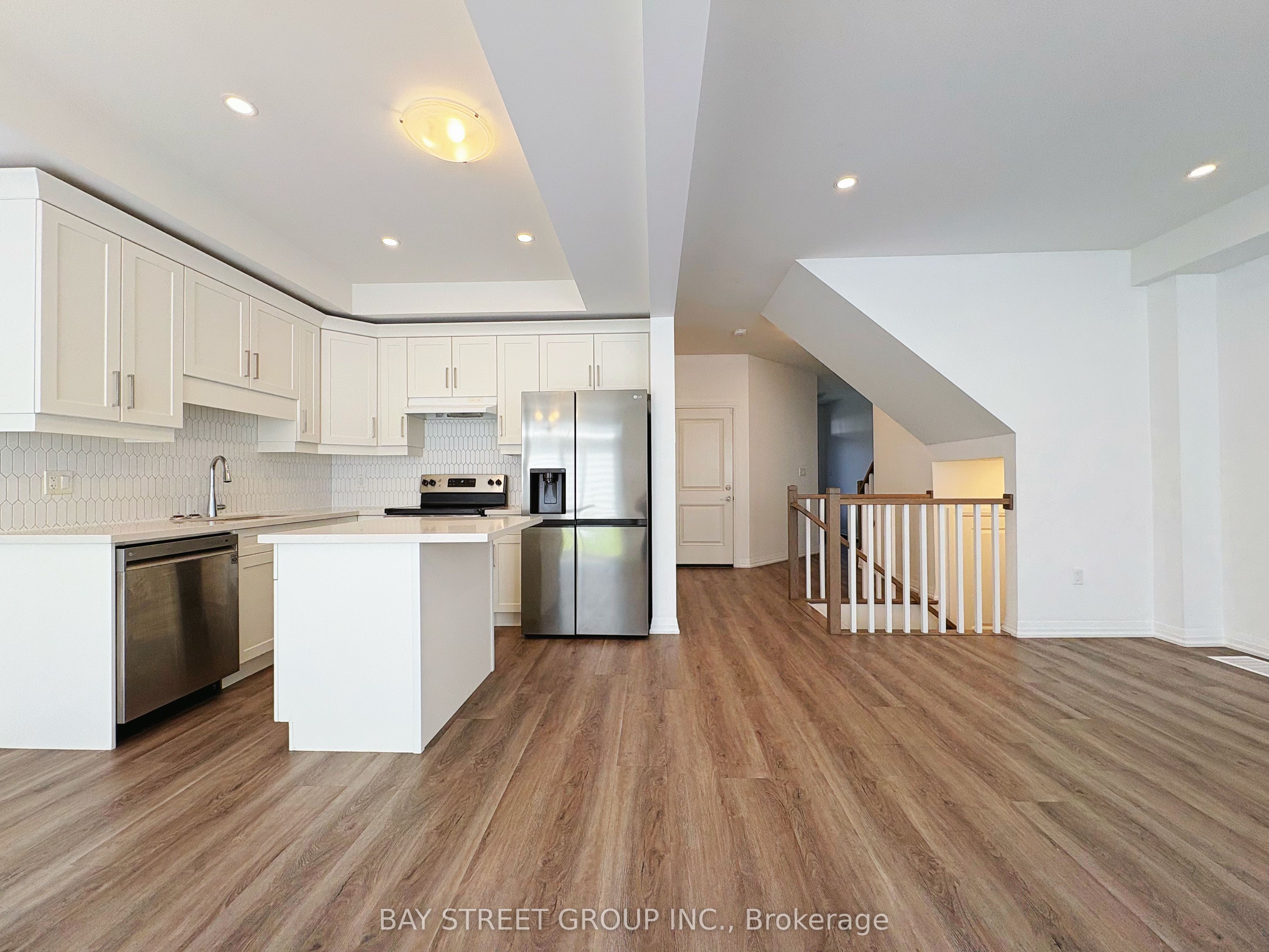7405 Matteo Drive, Niagara Falls, ON L2H 2Y6 photo 2