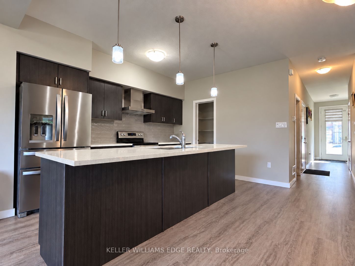 901 Robert Ferrie Drive, Kitchener, ON N2R 0P2 photo 3