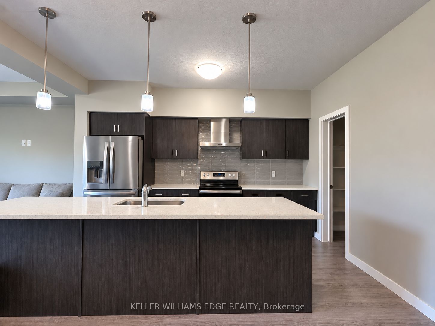901 Robert Ferrie Drive, Kitchener, ON N2R 0P2 photo 4
