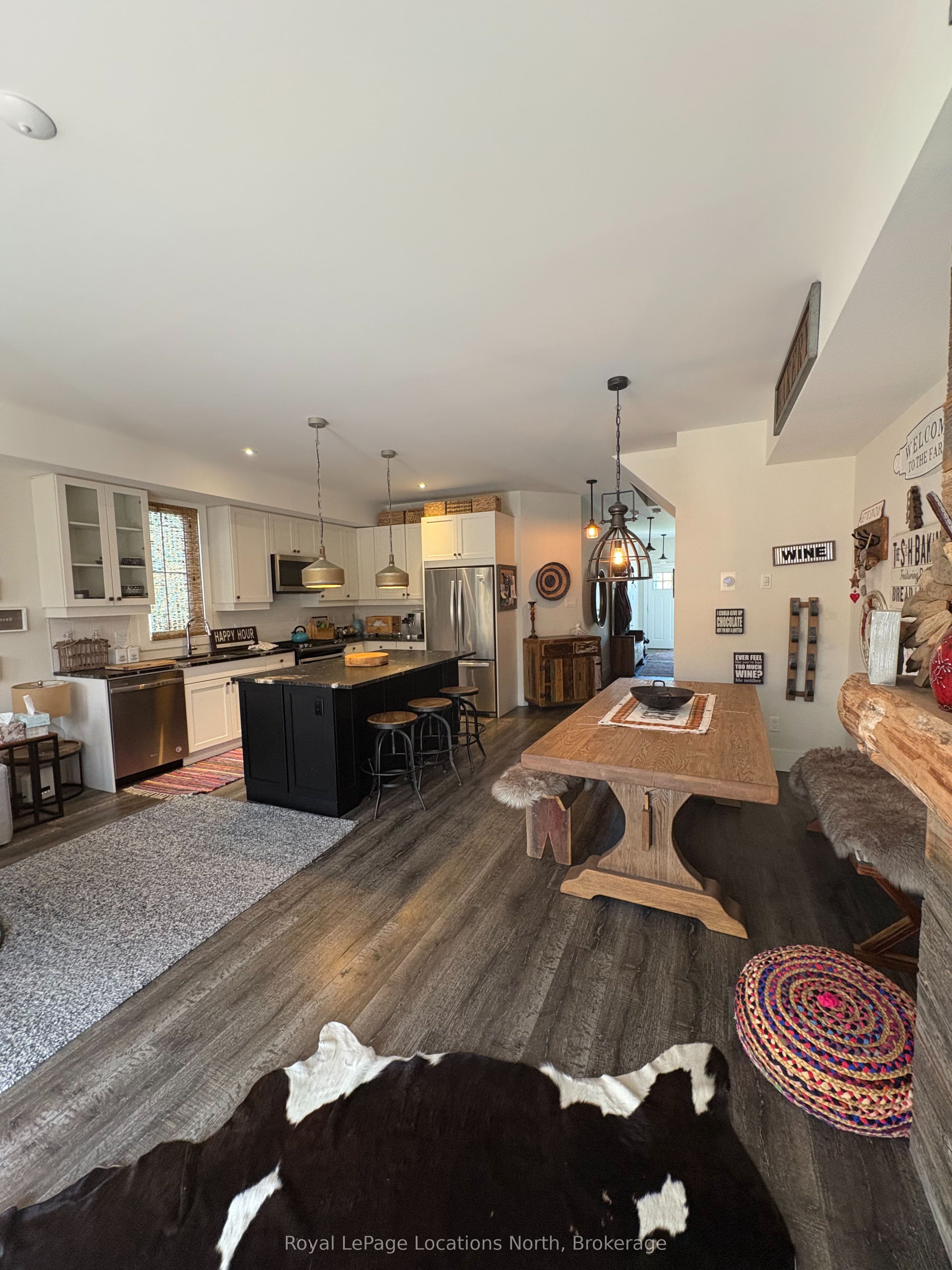 363 Yellow Birch Crescent, Blue Mountains, ON L9Y 0Y5 photo 3