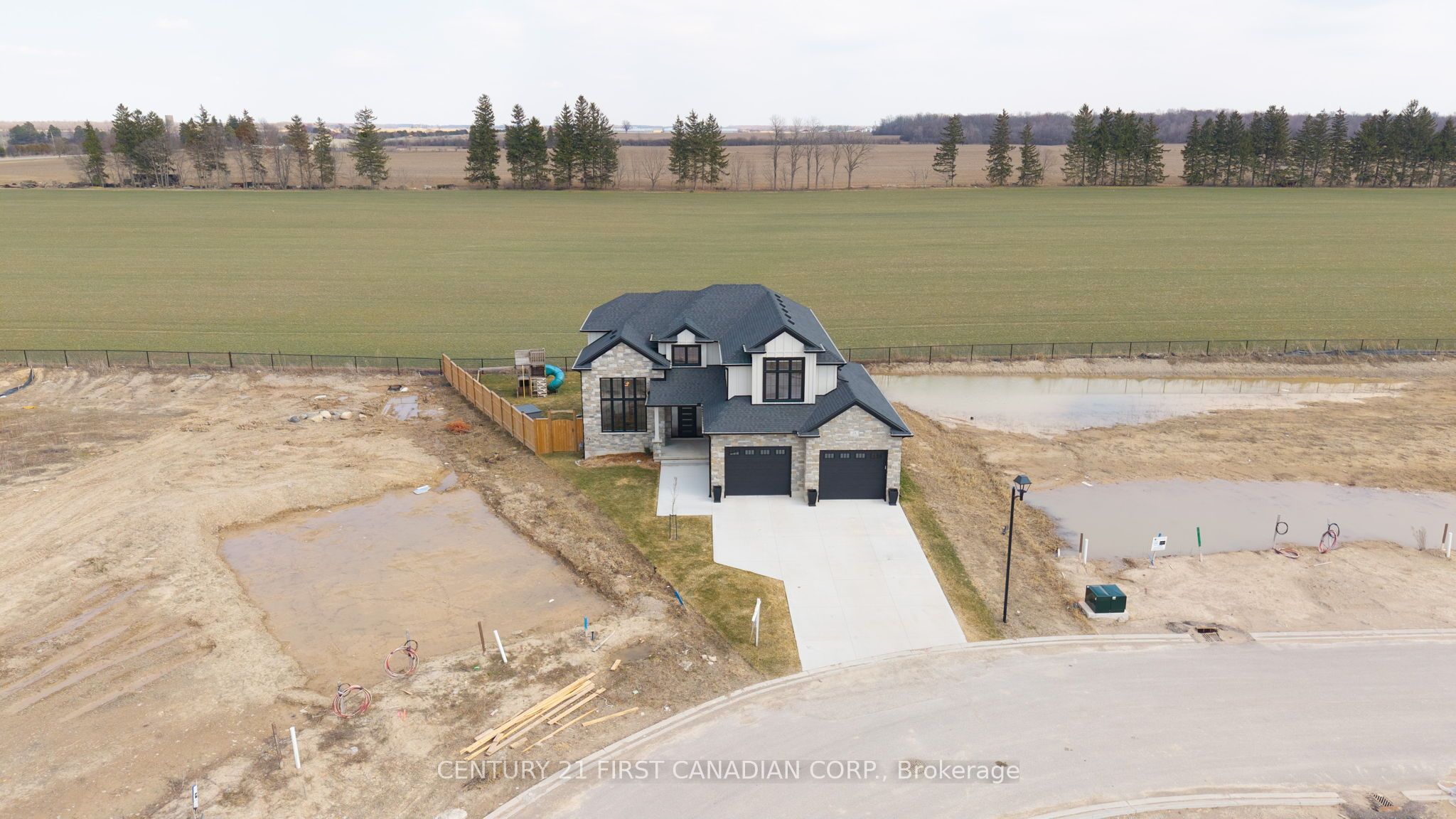 24 Postma Crescent, North Middlesex, ON N0M 1A0 photo 2