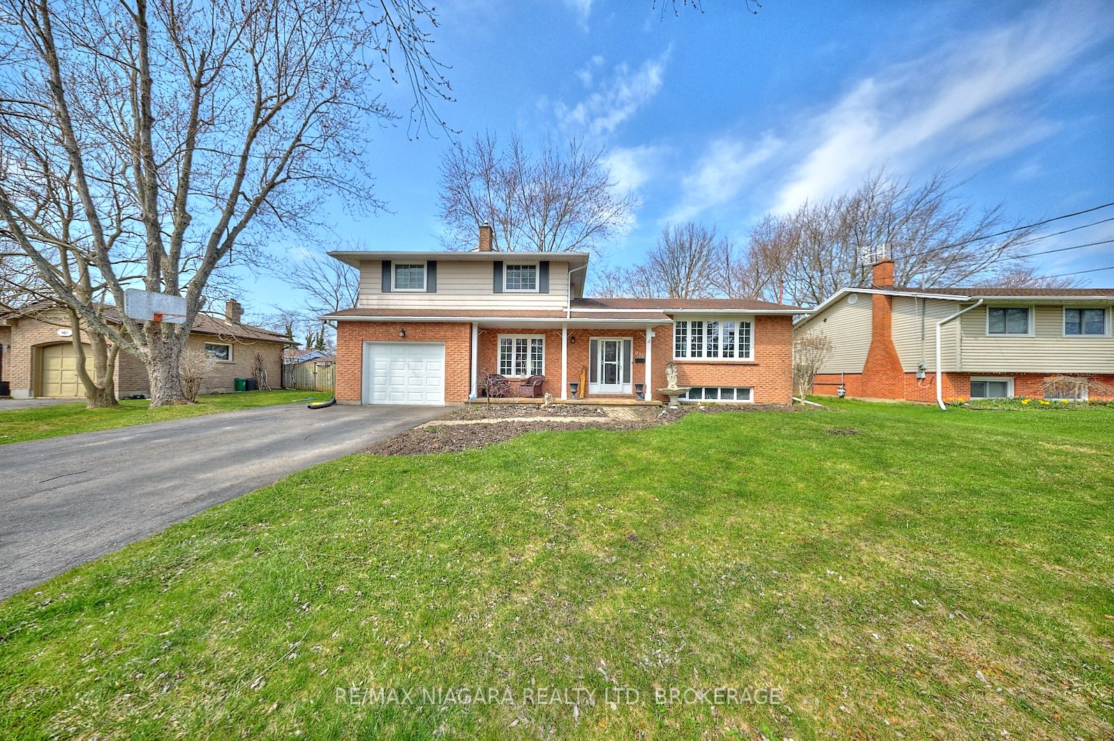 953 Grandview Road, Fort Erie, ON L2A 5R4