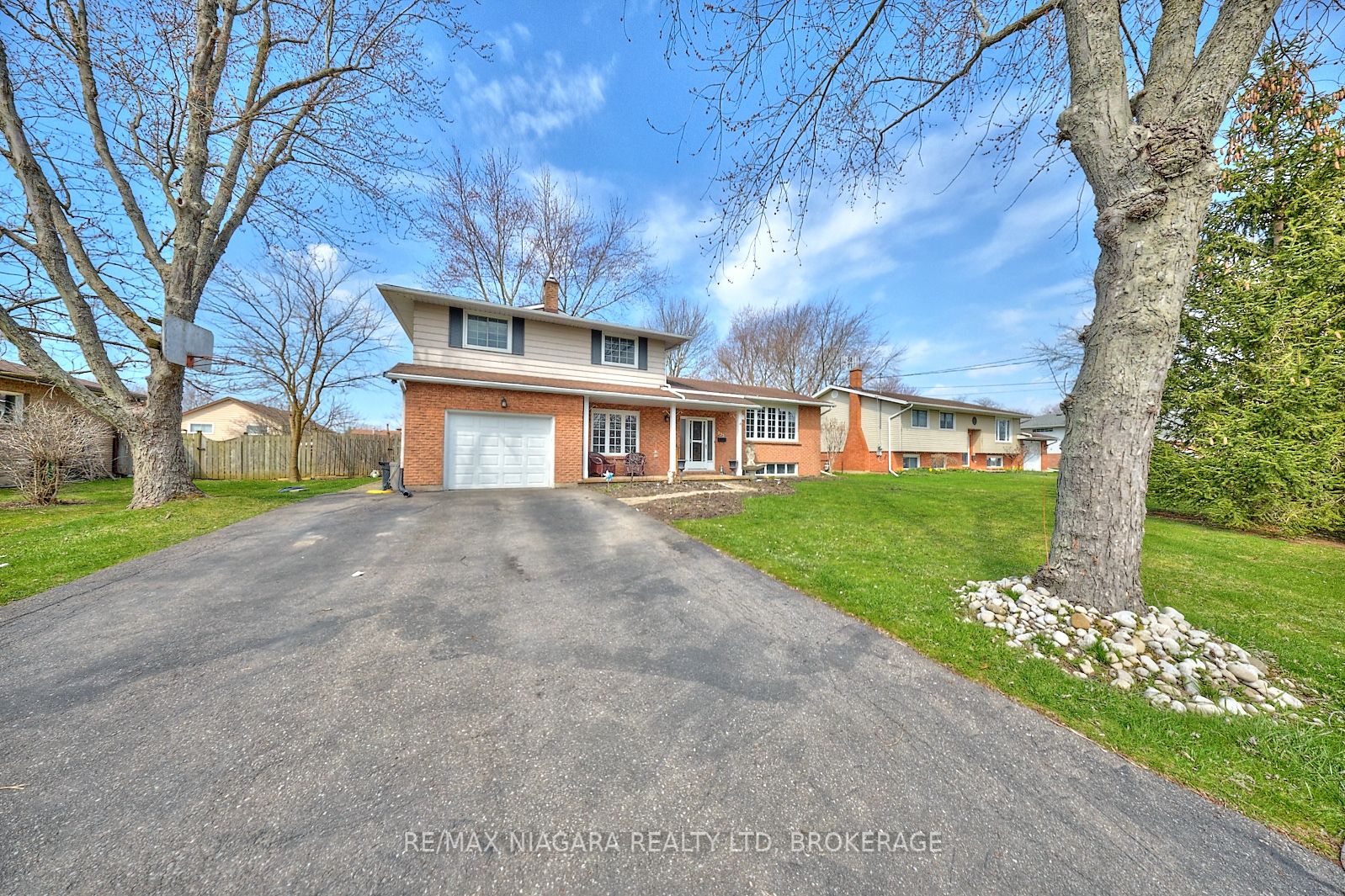 953 Grandview Road, Fort Erie, ON L2A 5R4 photo 2