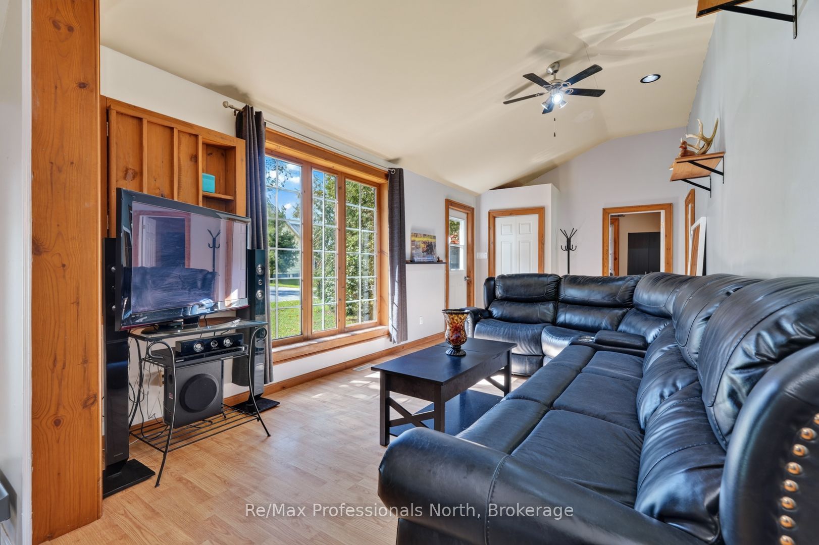 160 Isaac Street, Gravenhurst, ON P1P 1G2 photo 4