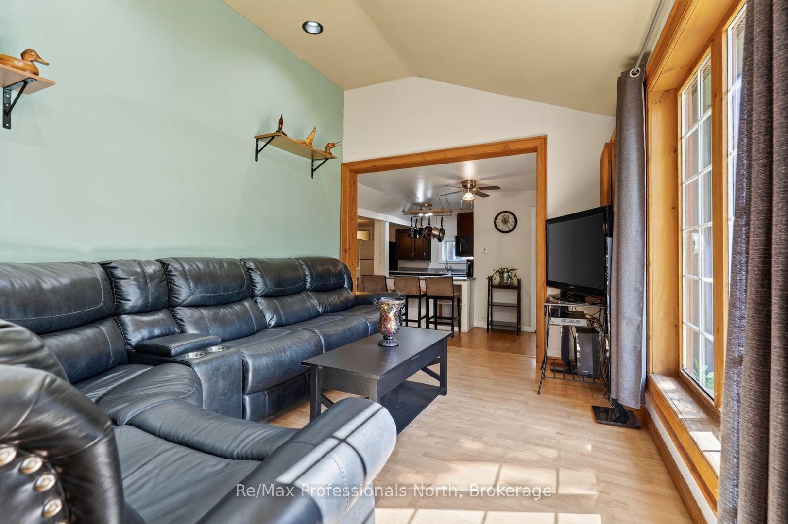 160 Isaac Street, Gravenhurst, ON P1P 1G2 photo 5