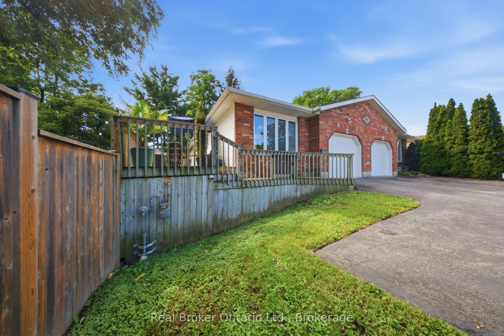 11 Dundas Street W, Brant, ON N3L 1E9