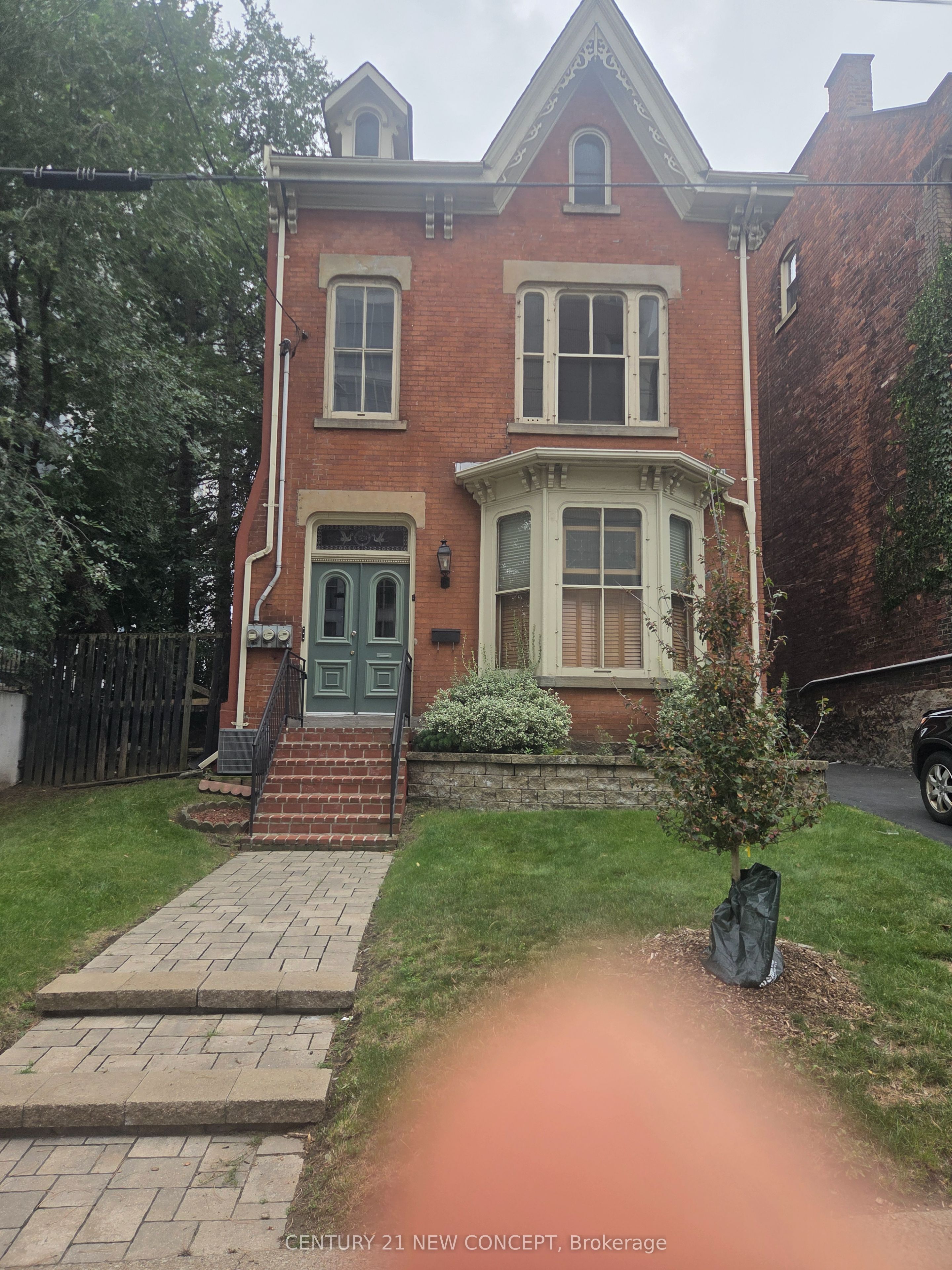 123 Jackson Street W, Hamilton, ON L8P 1L6 photo 3