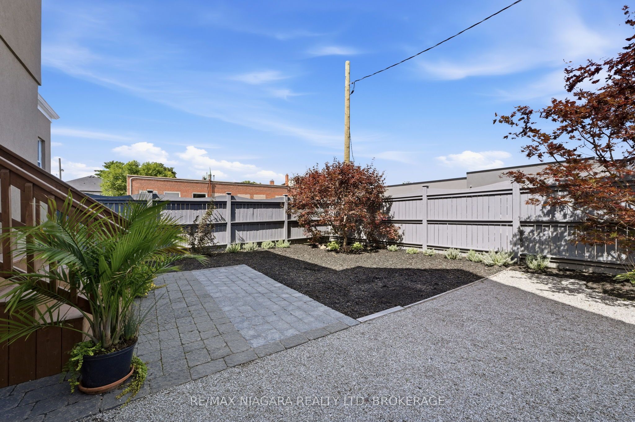 8 Trafalgar Street, St. Catharines, ON L2R 3L7 photo 3