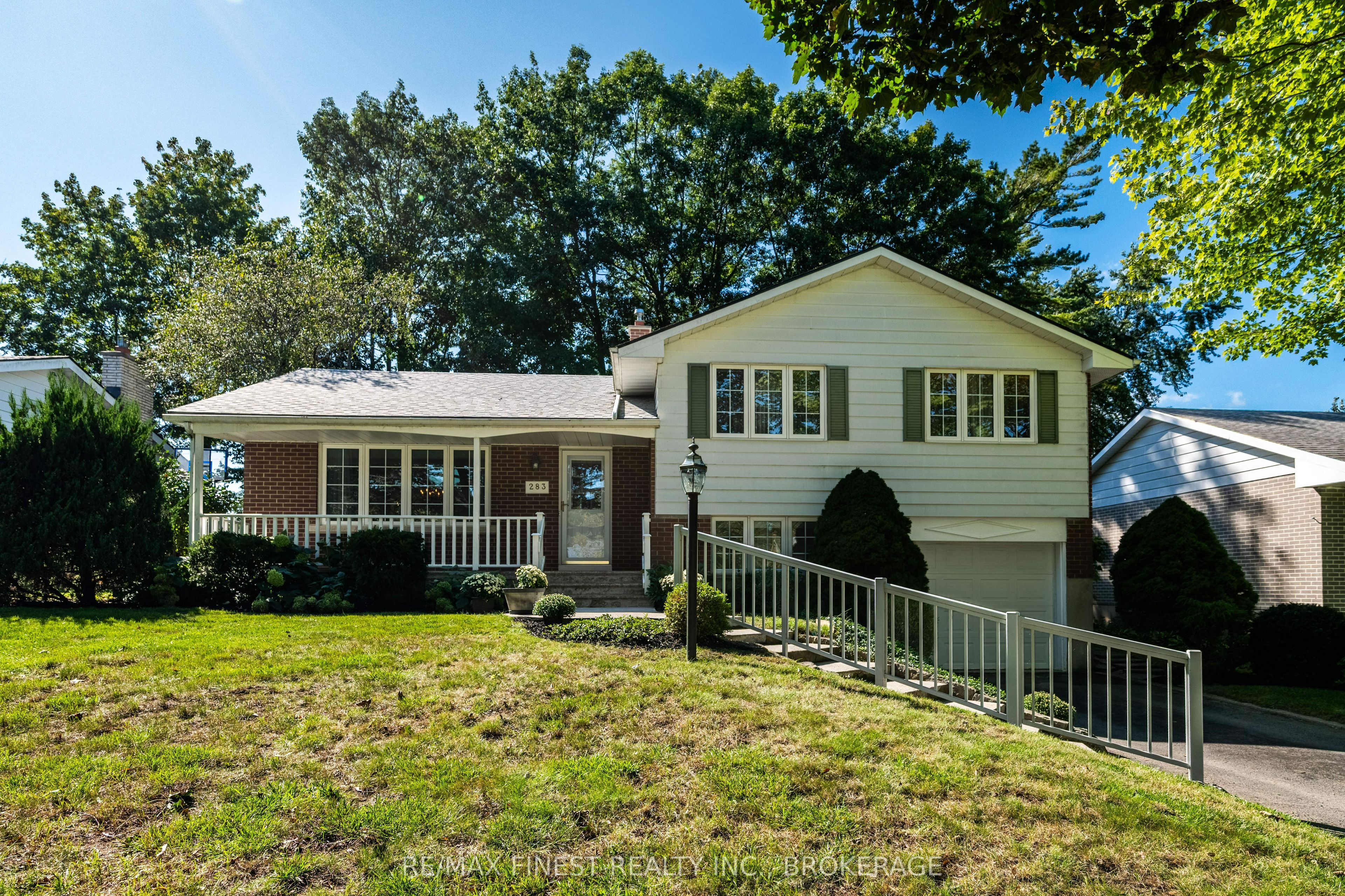 283 Glen Castle Road, Kingston, ON K7M 4N7