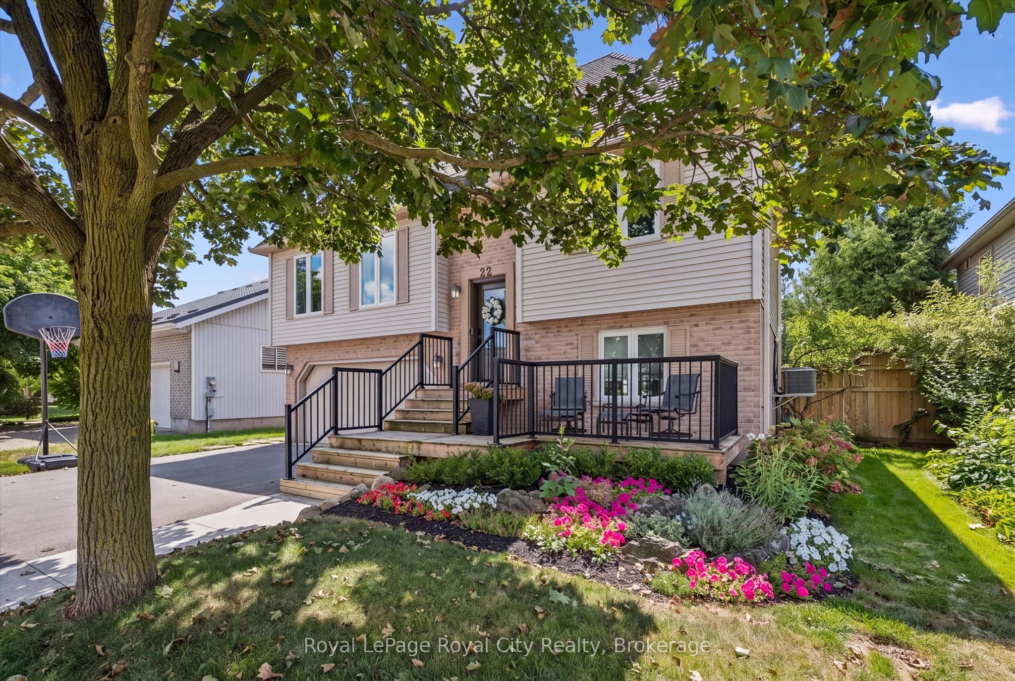 22 Pacific Place, Guelph, ON N1G 4R6 photo 2