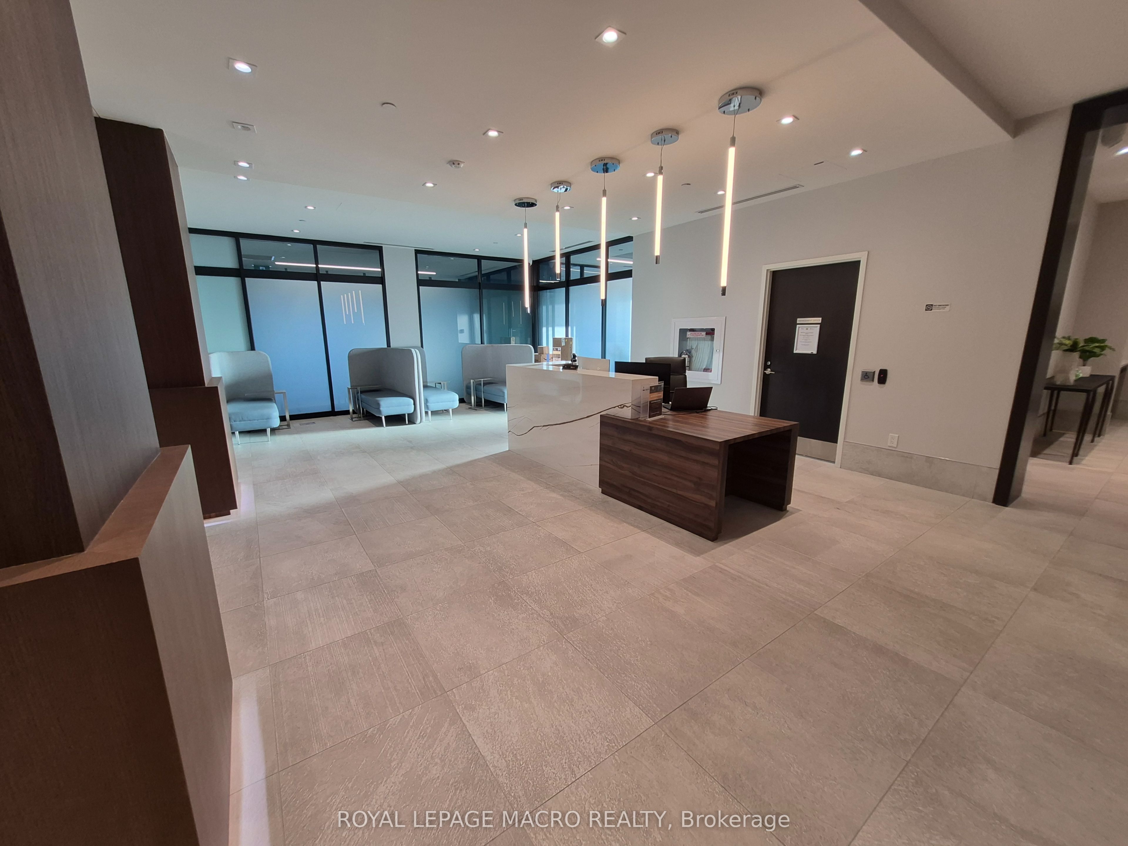 385 Winston Road 409, Grimsby, ON L3M 4E8 photo 4