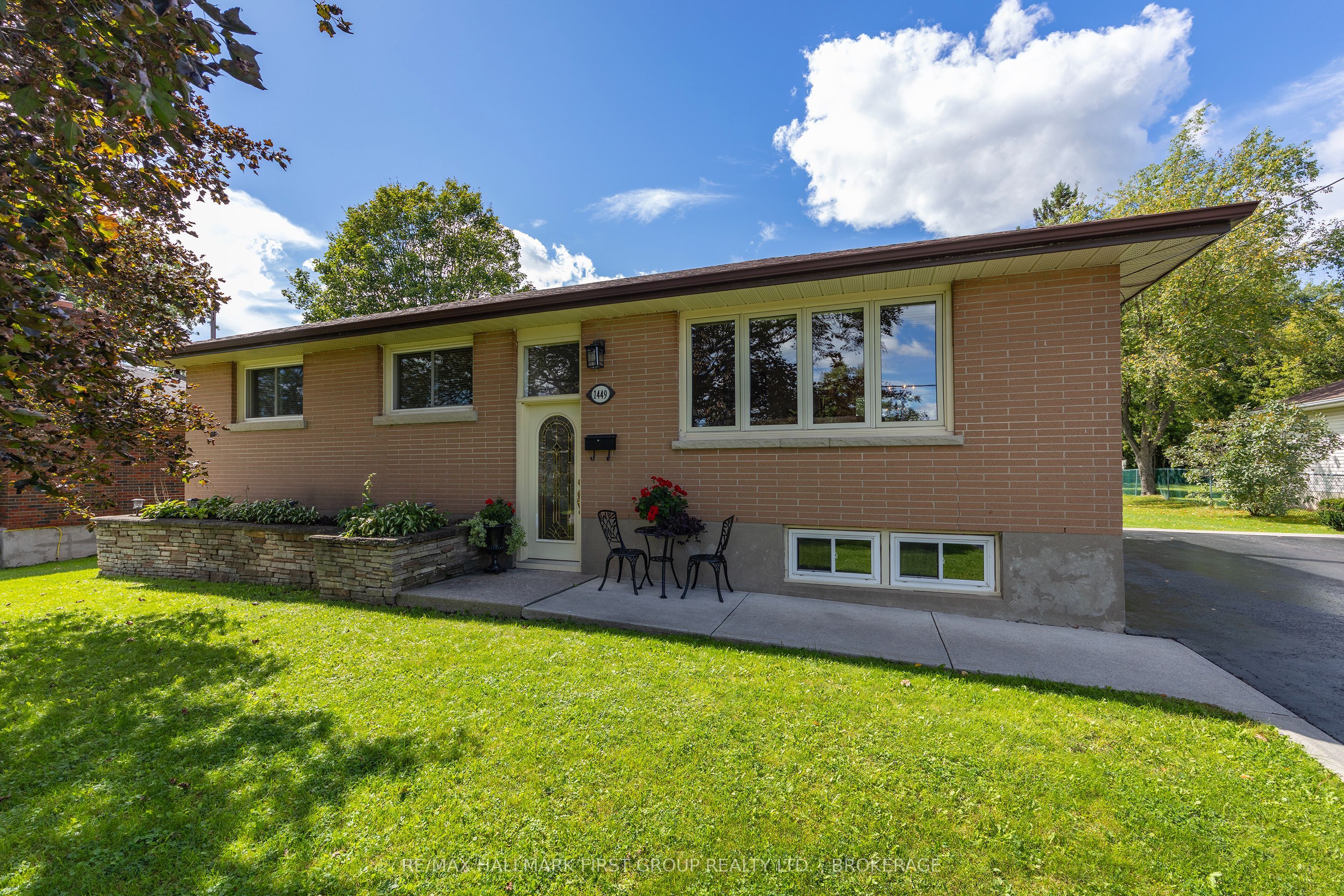 1449 Avondale Crescent, Kingston, ON K7P 2V3