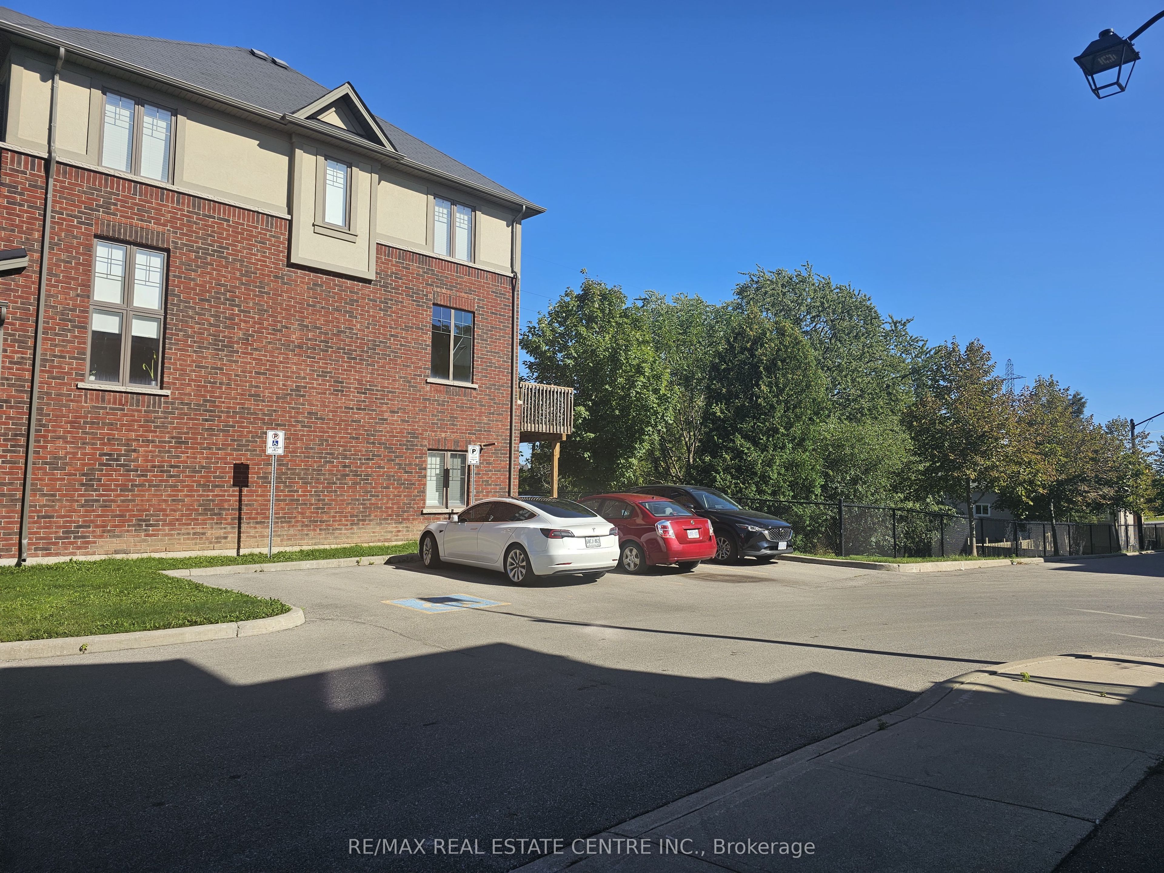 1169 Garner Road E 17, Hamilton, ON L9G 0G8 photo 4
