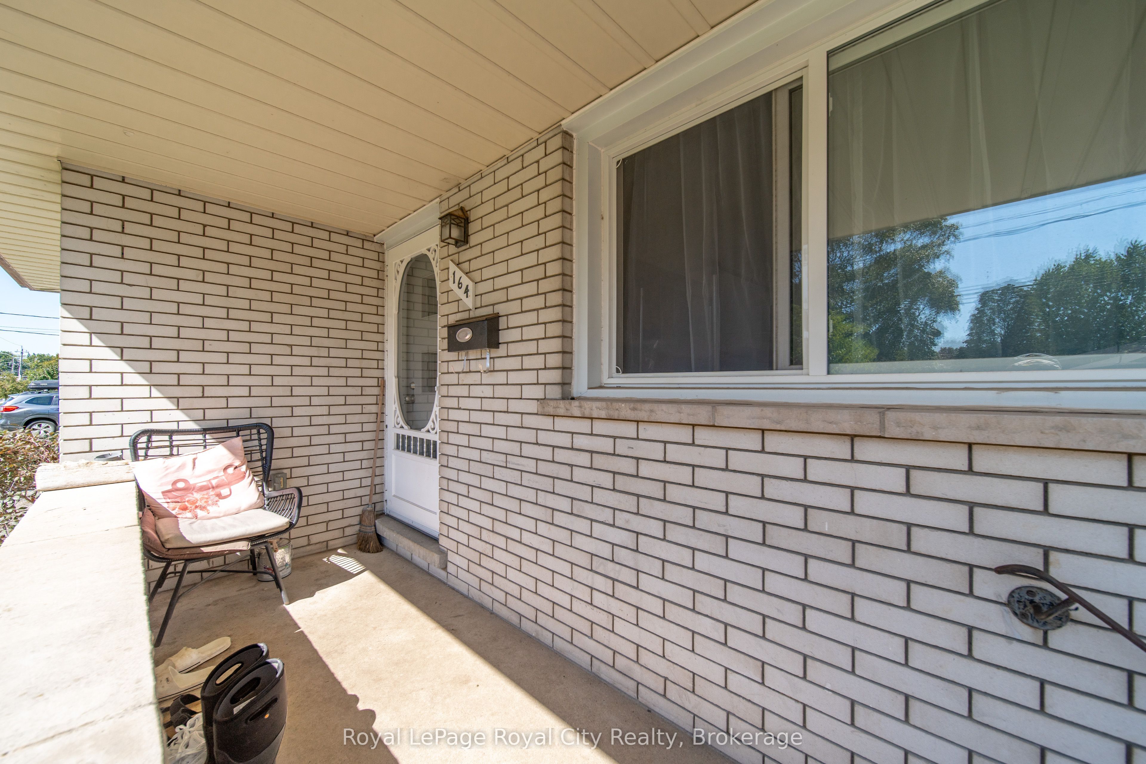 164 Waverley Drive, Guelph, ON N1E 1H2 photo 2
