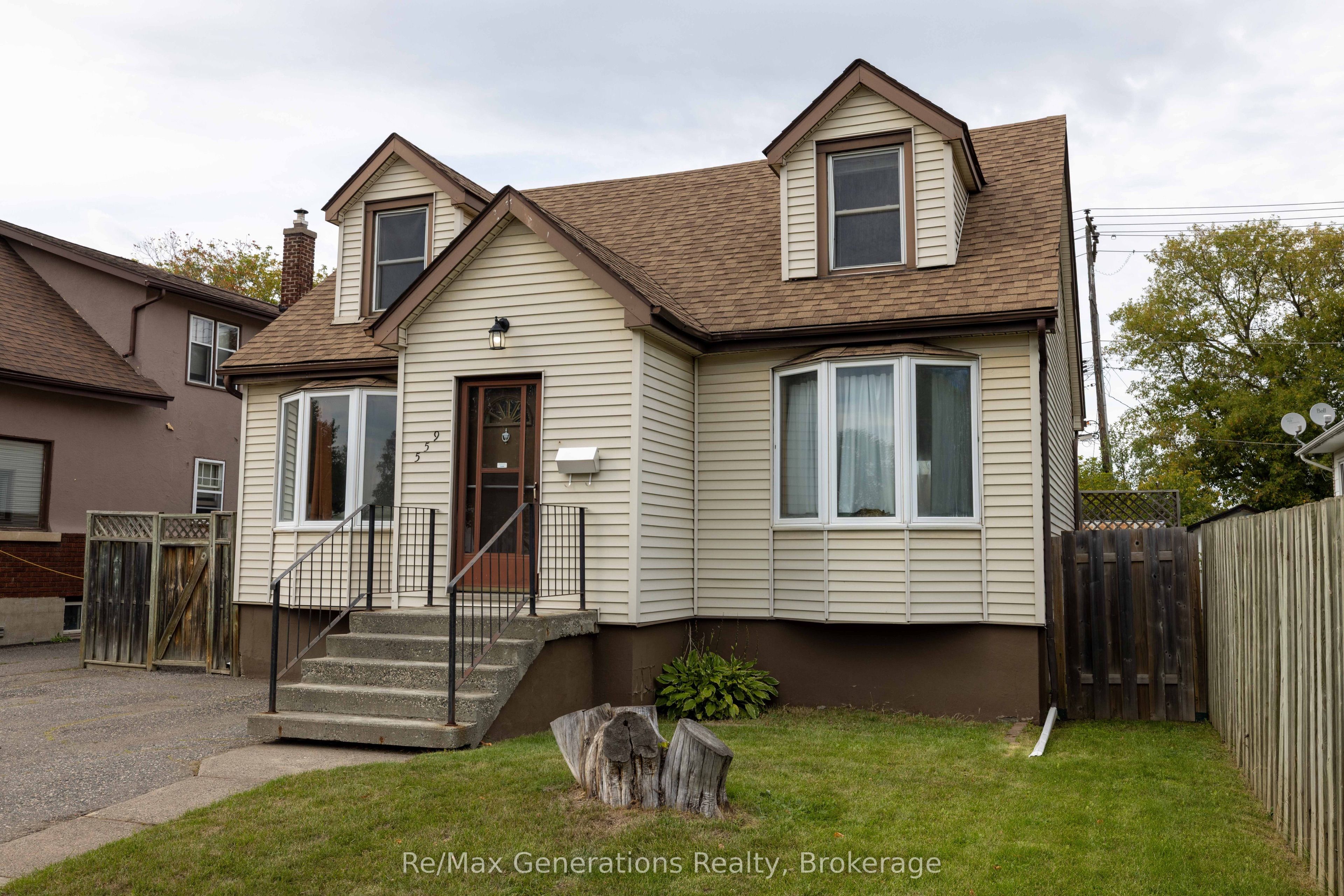 559 Empire Avenue E, Thunder Bay, ON P7E 4S9