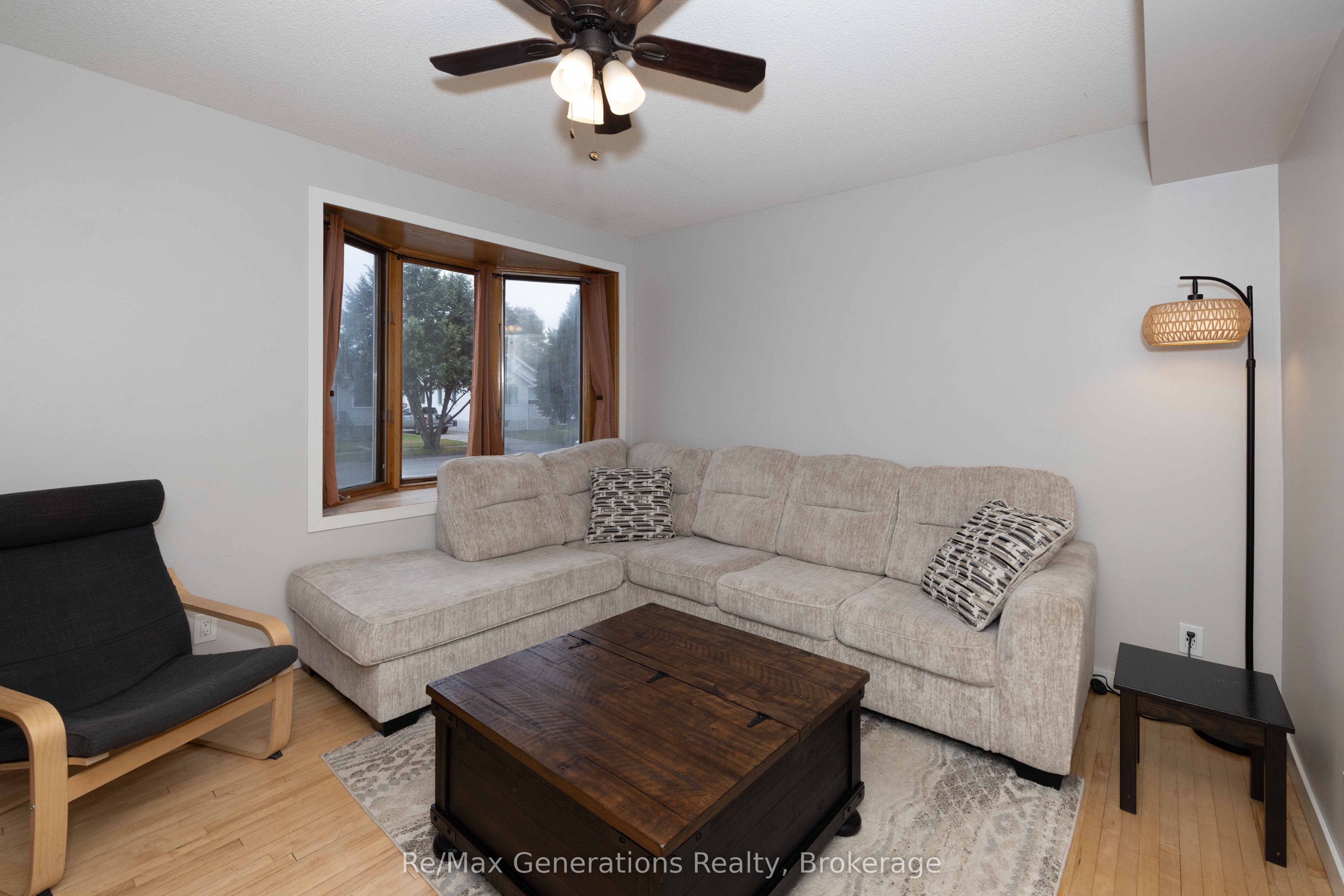 559 Empire Avenue E, Thunder Bay, ON P7E 4S9 photo 4