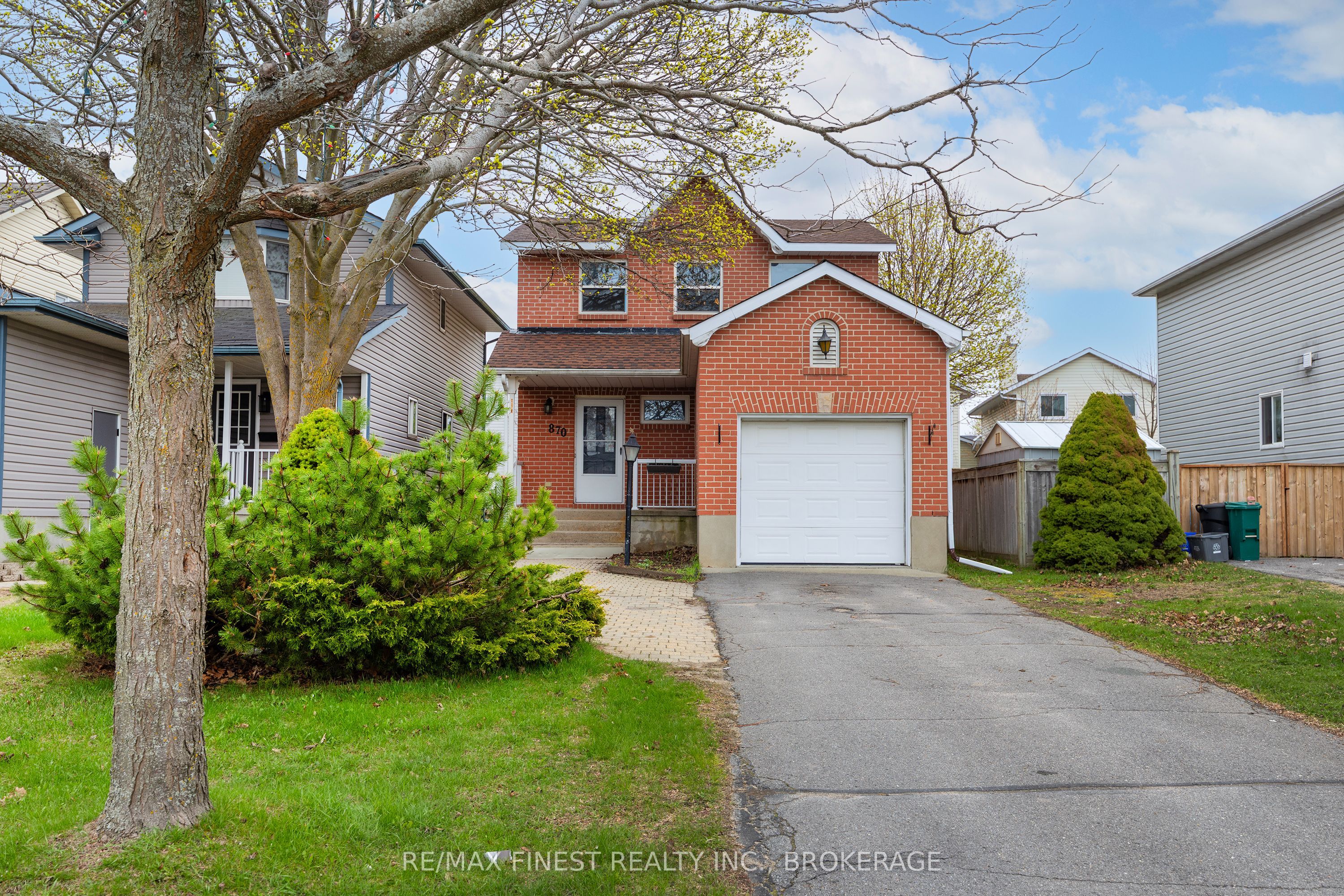 870 WALKER Court, Kingston, ON K7M 8L2 photo 2