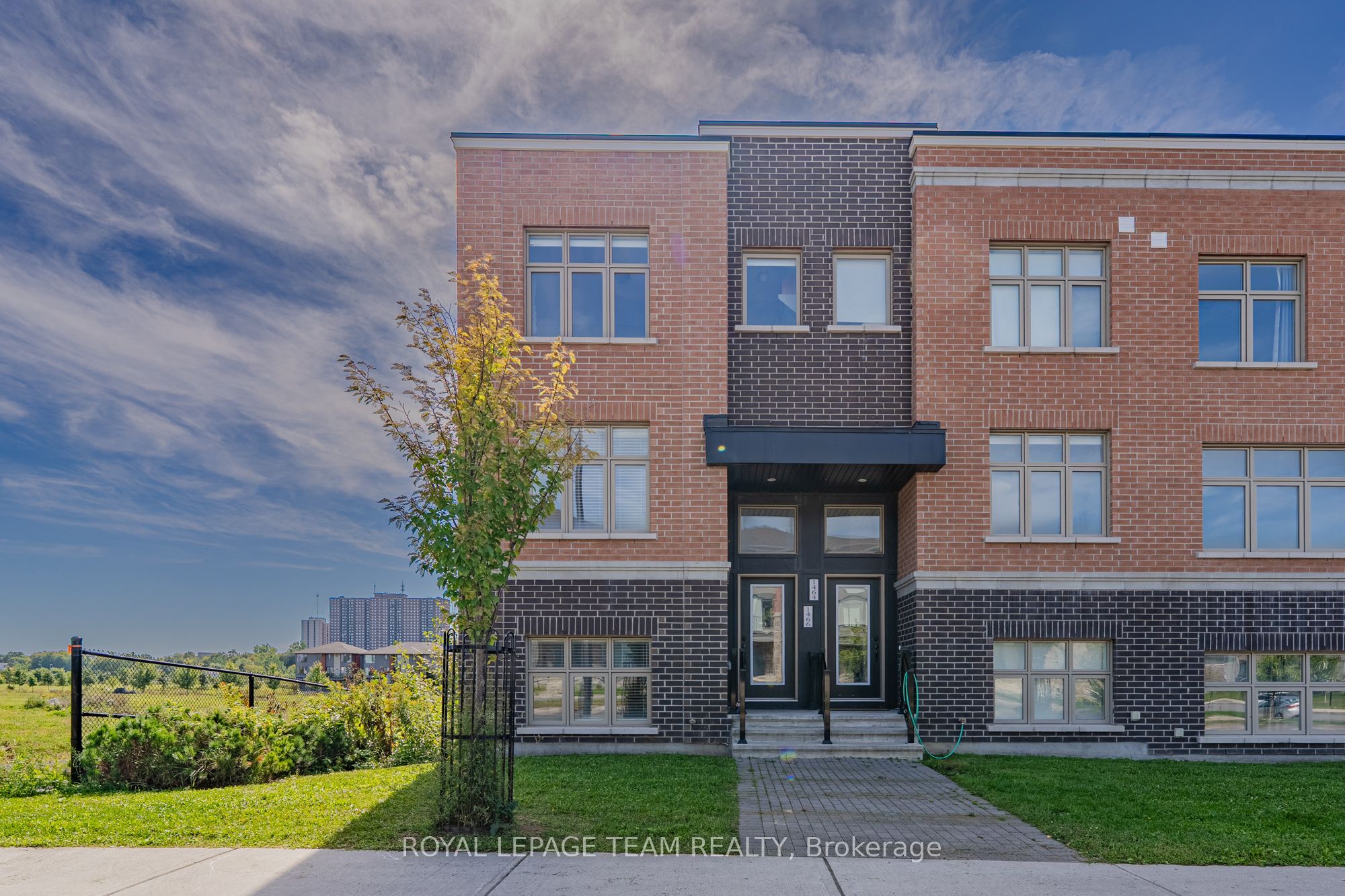 1466 Hemlock Road, Manor Park - Cardinal Glen and Area, ON K1K 4Z8
