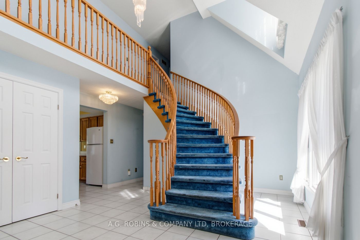 381 Kerman Avenue, Grimsby, ON L3M 5C4 photo 3