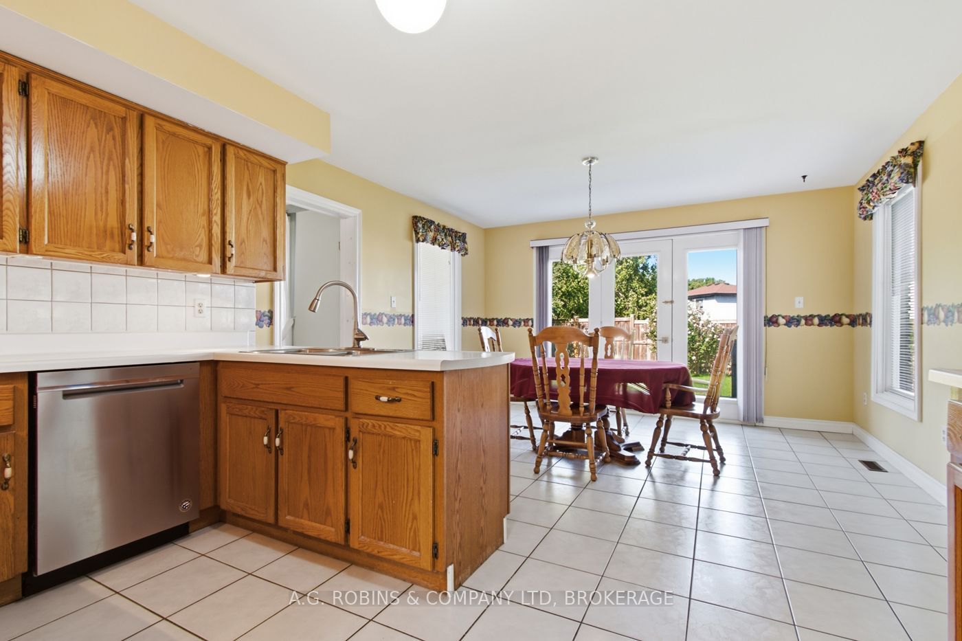 381 Kerman Avenue, Grimsby, ON L3M 5C4 photo 5