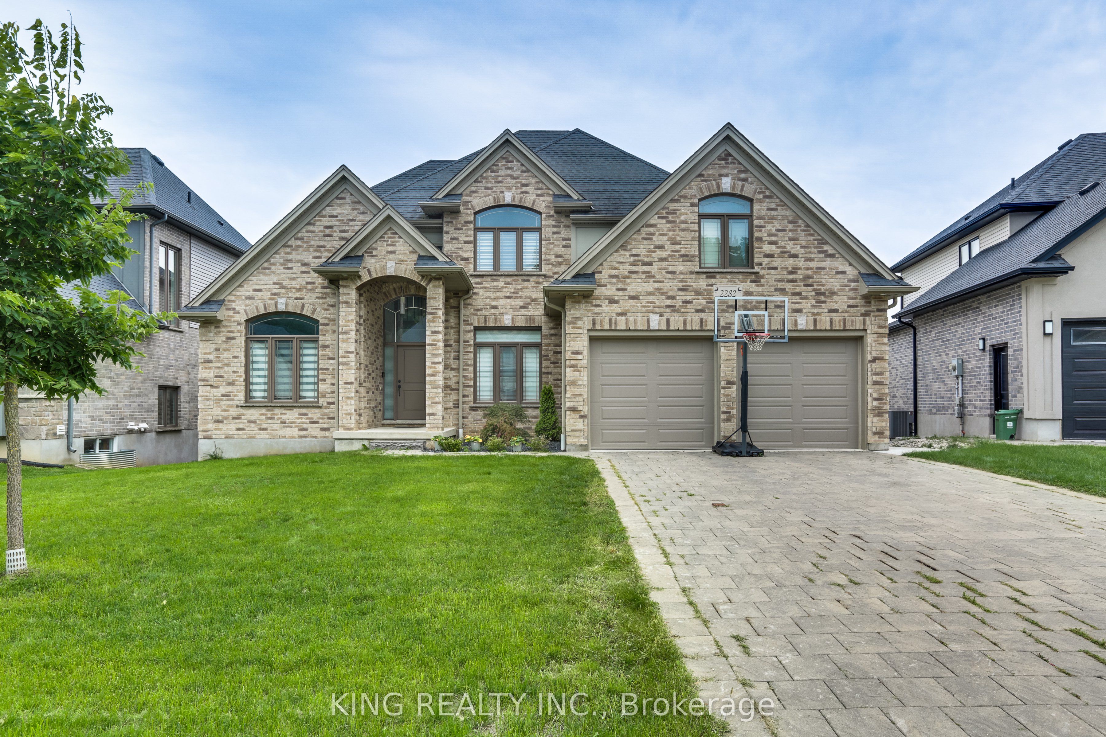 2282 Dauncey Crescent N, London North, ON N5X 0M2