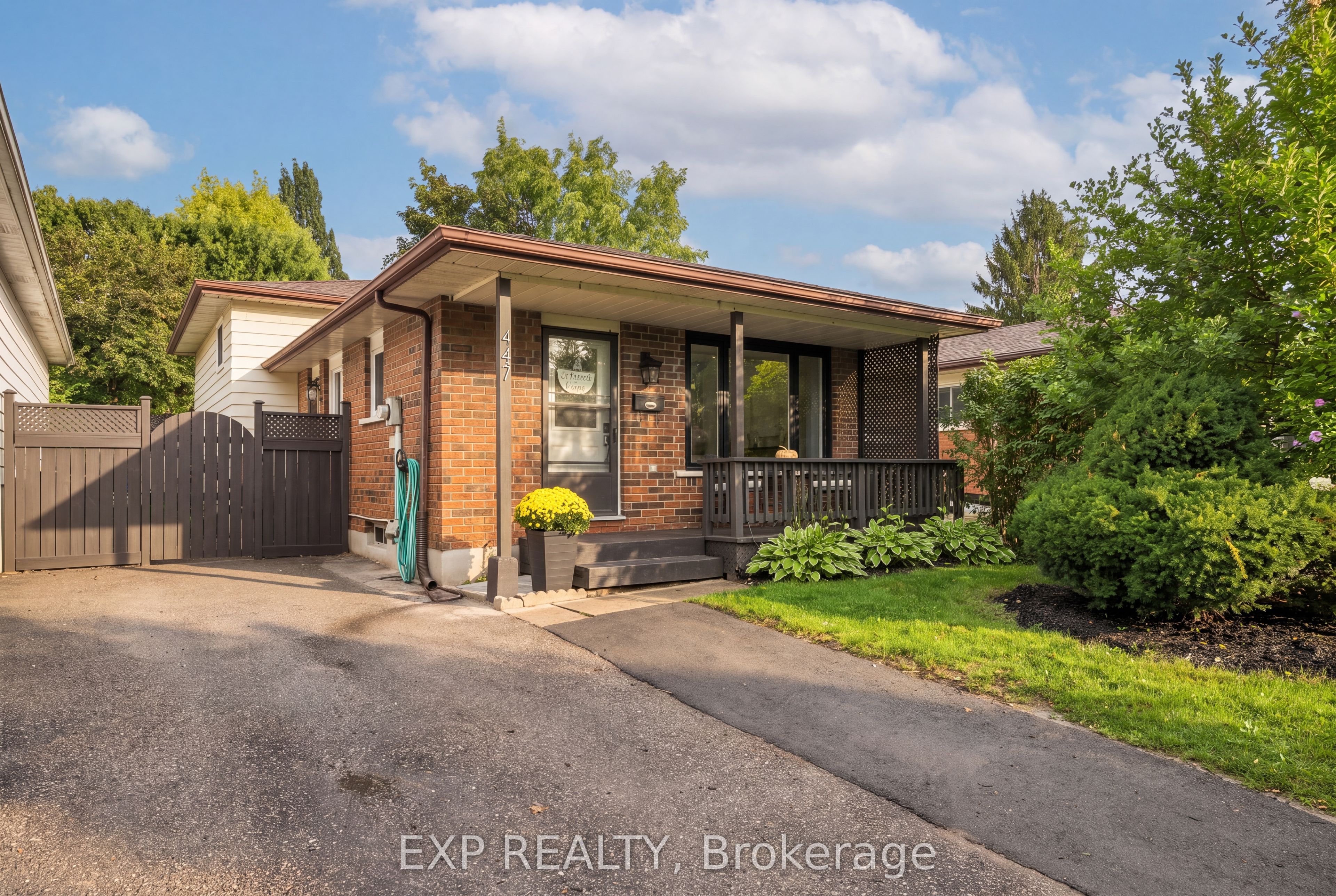 447 Drummerhill Crescent, Waterloo, ON N2T 1G3