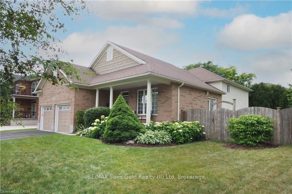 559 Springwater Drive, Waterloo, ON N2V 2K6 photo 2