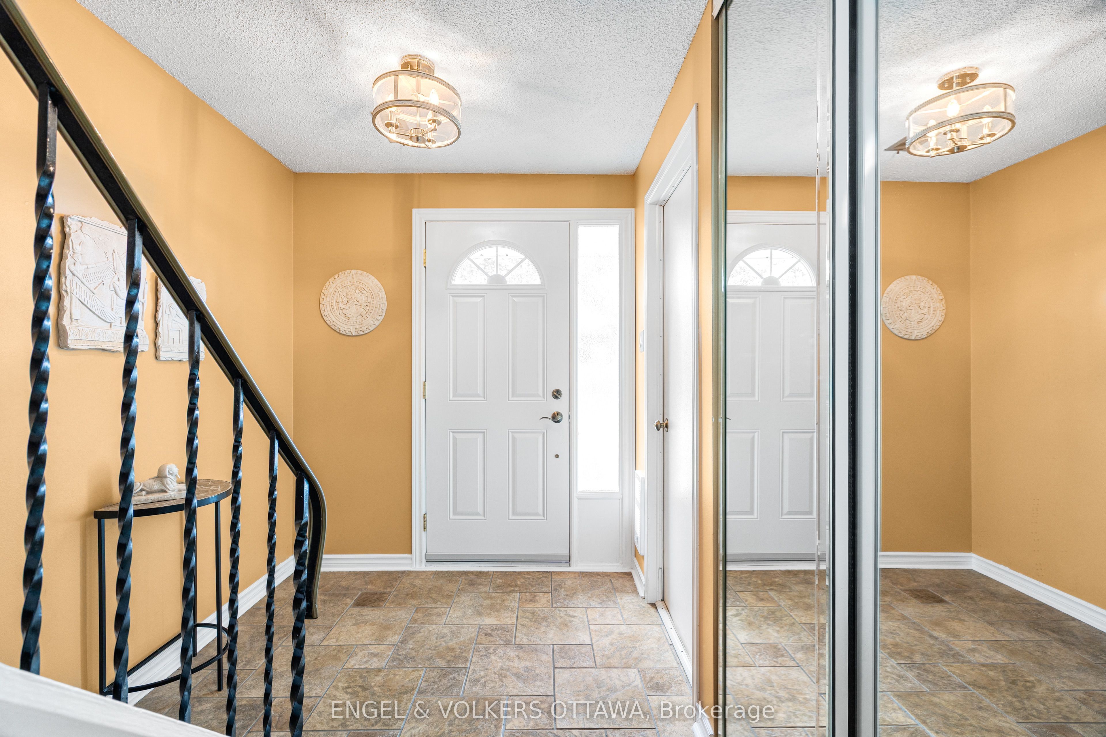 1793 Axminster Court 34, Orleans - Convent Glen and Area, ON K1C 1Z5 photo 4