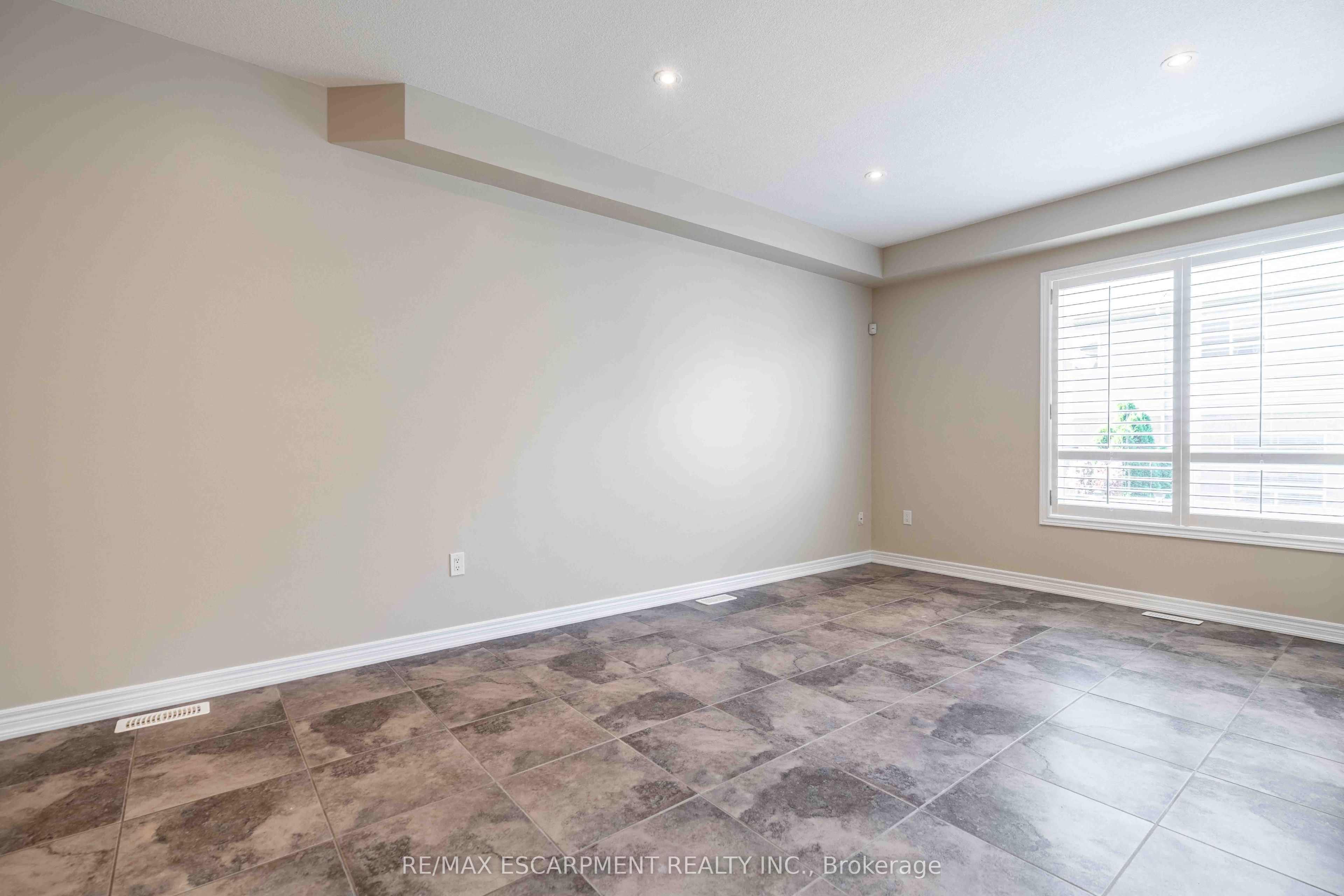 134 Palacebeach Trail, Hamilton, ON L8E 0C3 photo 4