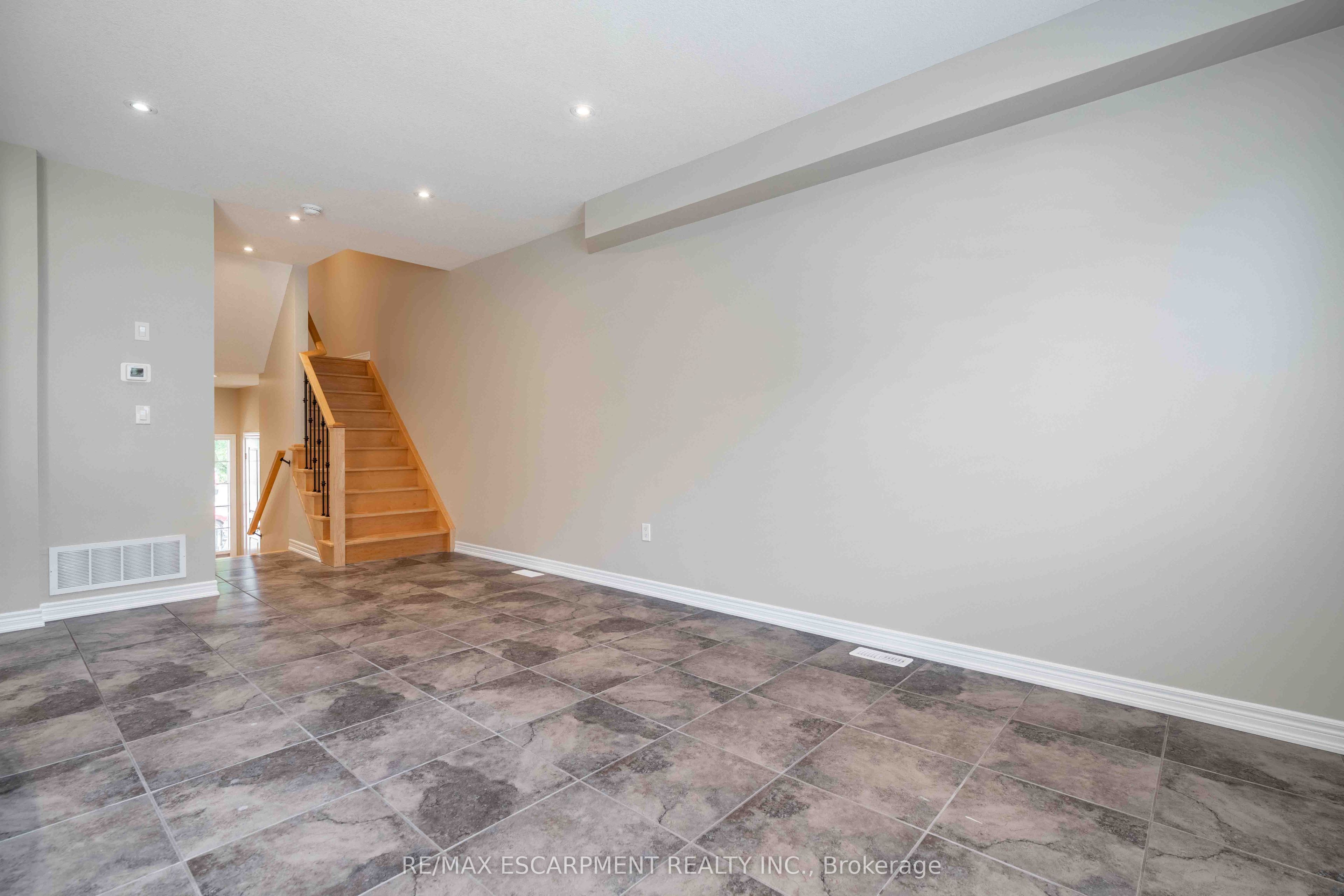 134 Palacebeach Trail, Hamilton, ON L8E 0C3 photo 5