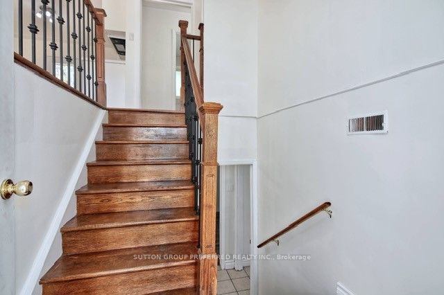 202 Michaelmas Street, London East, ON N5Y 1N1 photo 3