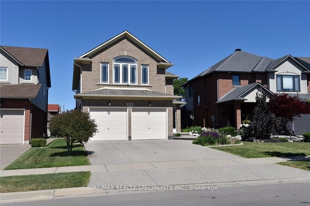310 Brigadoon Drive, Hamilton, ON L9C 0B7 photo 2