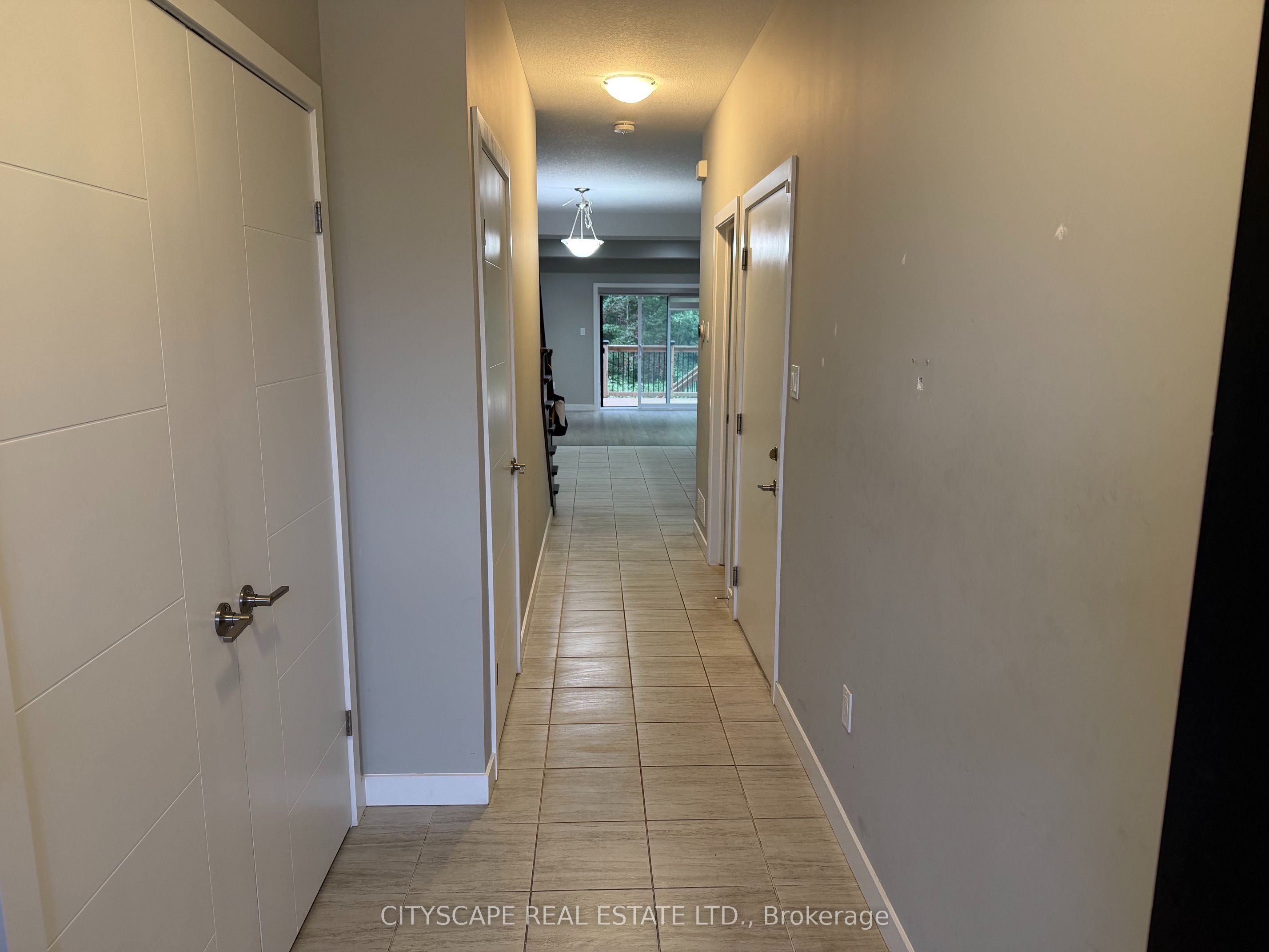 908 Robert Ferrie Drive, Kitchener, ON N2R 0P2 photo 2