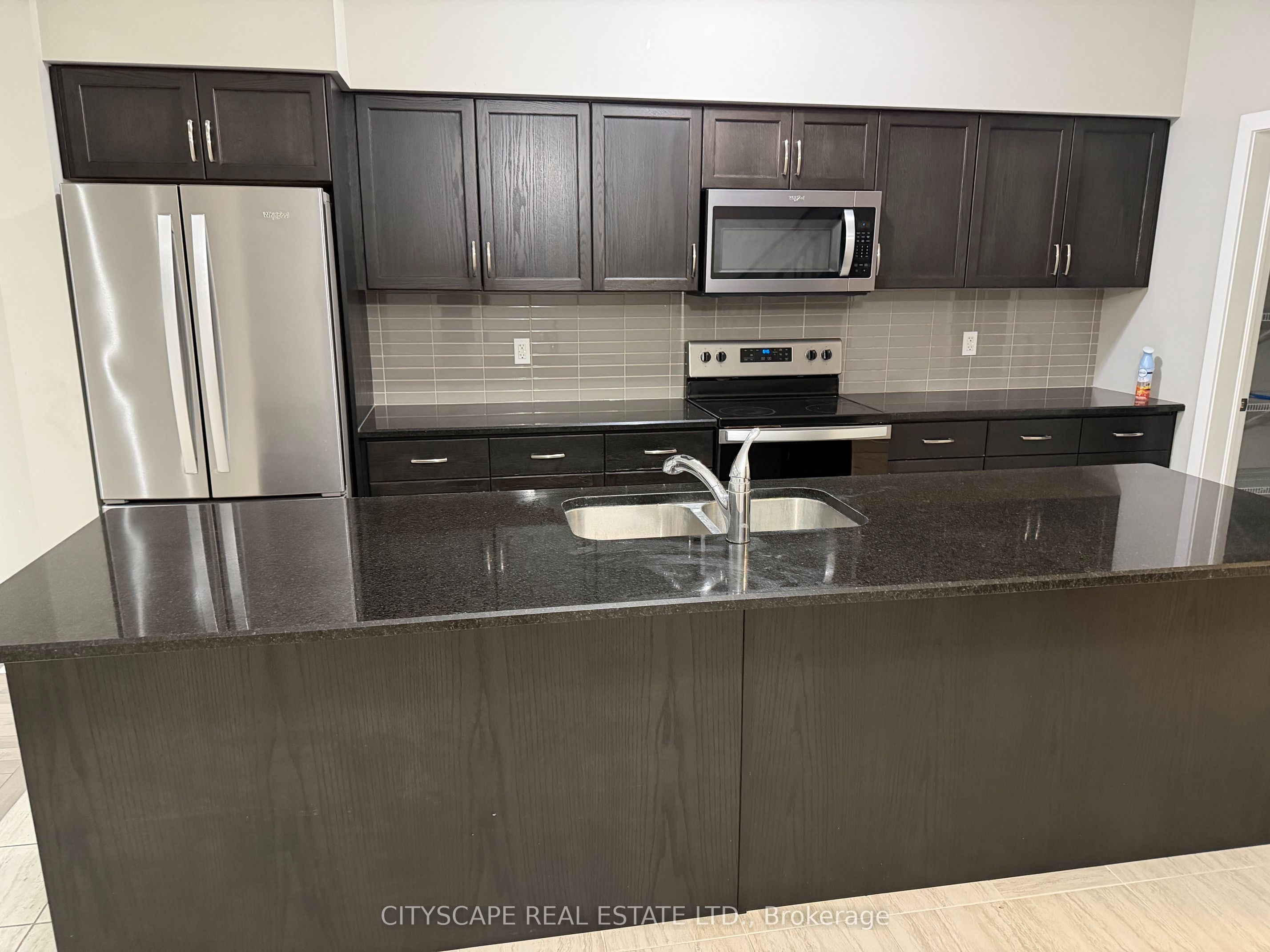 908 Robert Ferrie Drive, Kitchener, ON N2R 0P2 photo 3