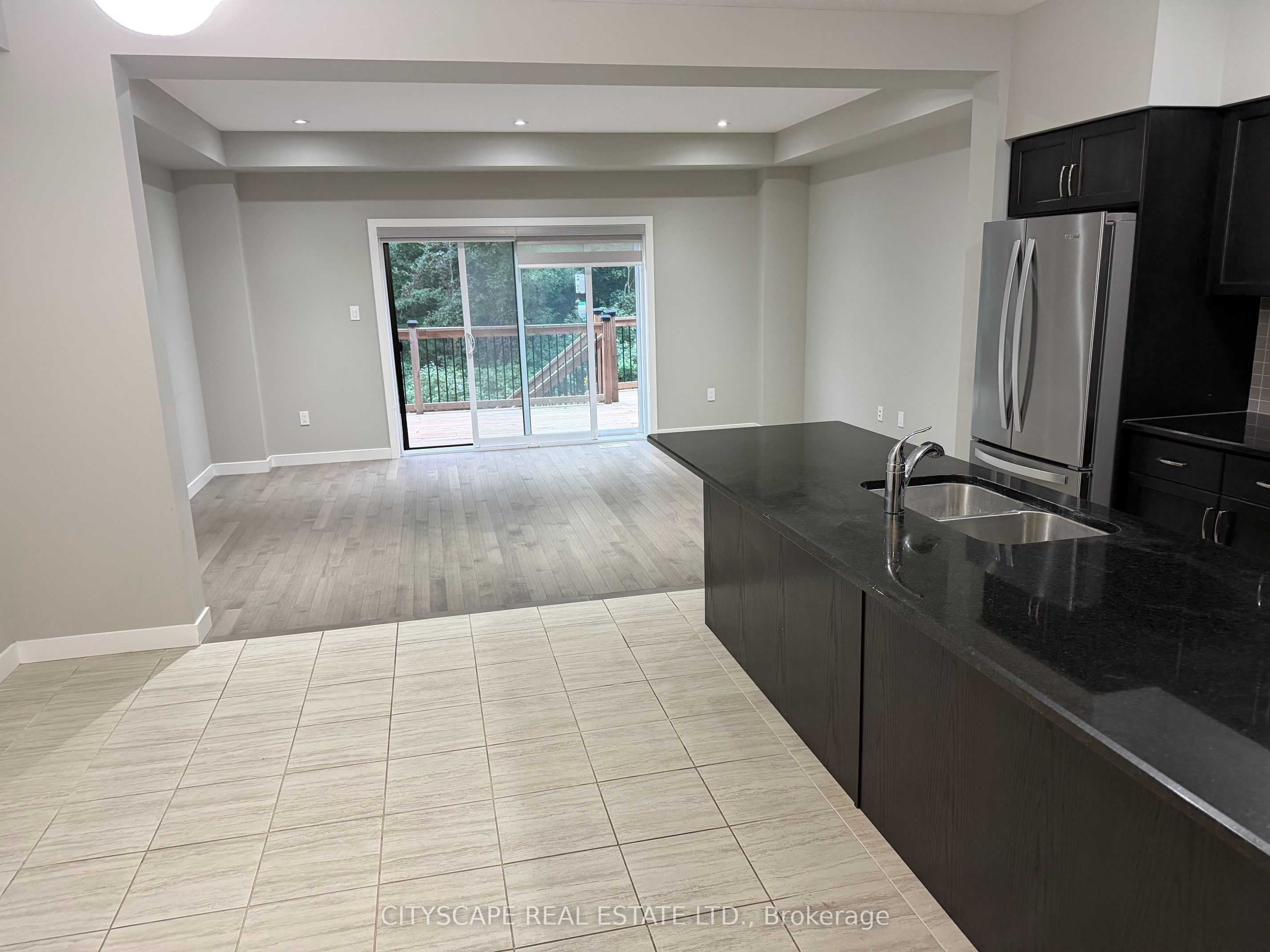 908 Robert Ferrie Drive, Kitchener, ON N2R 0P2 photo 5