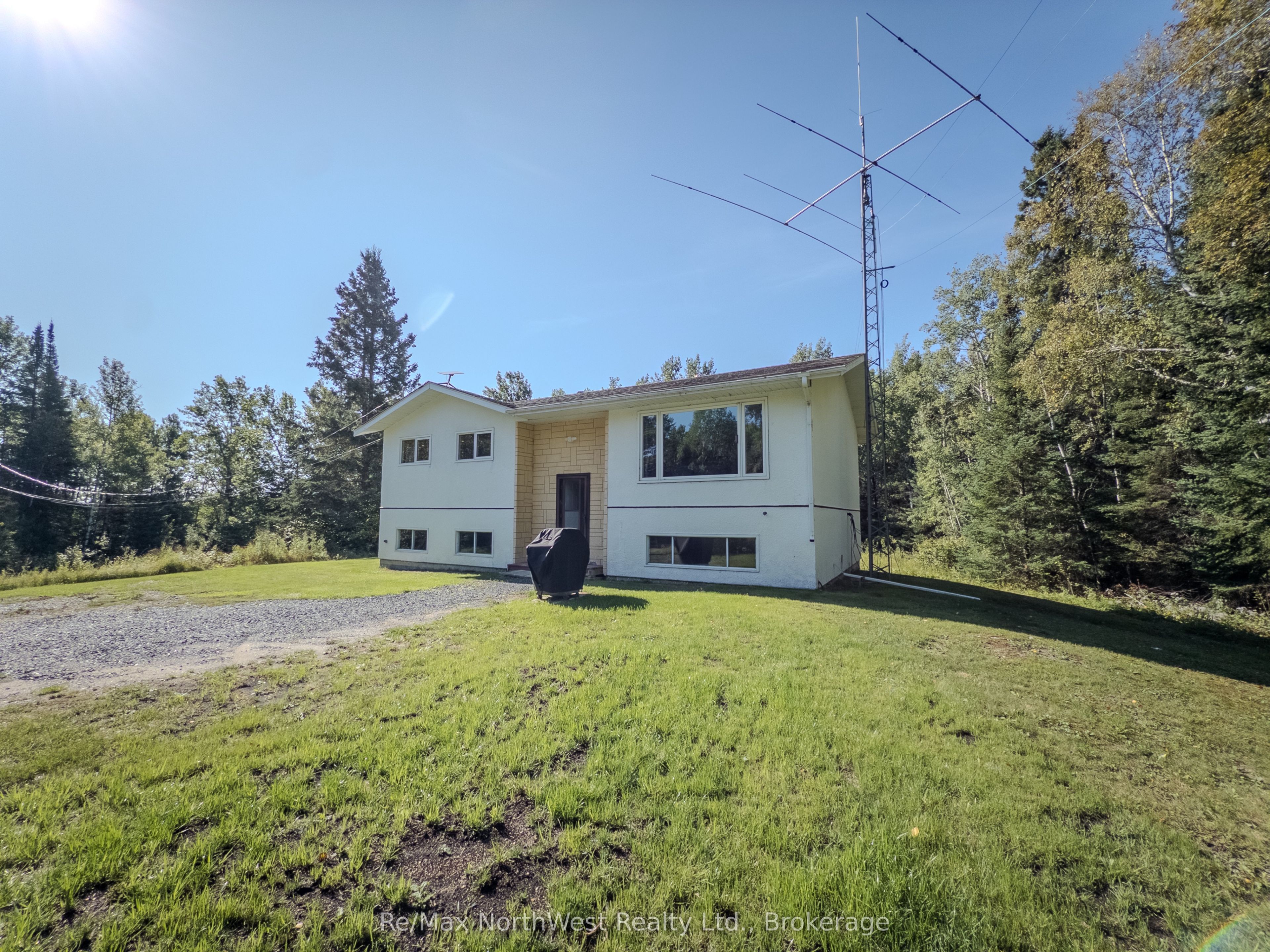 693 Carlton Road, Kenora, ON P9N 0B8 photo 3