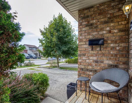 296 Millburn Boulevard, Centre Wellington, ON N1M 3S3 photo 2