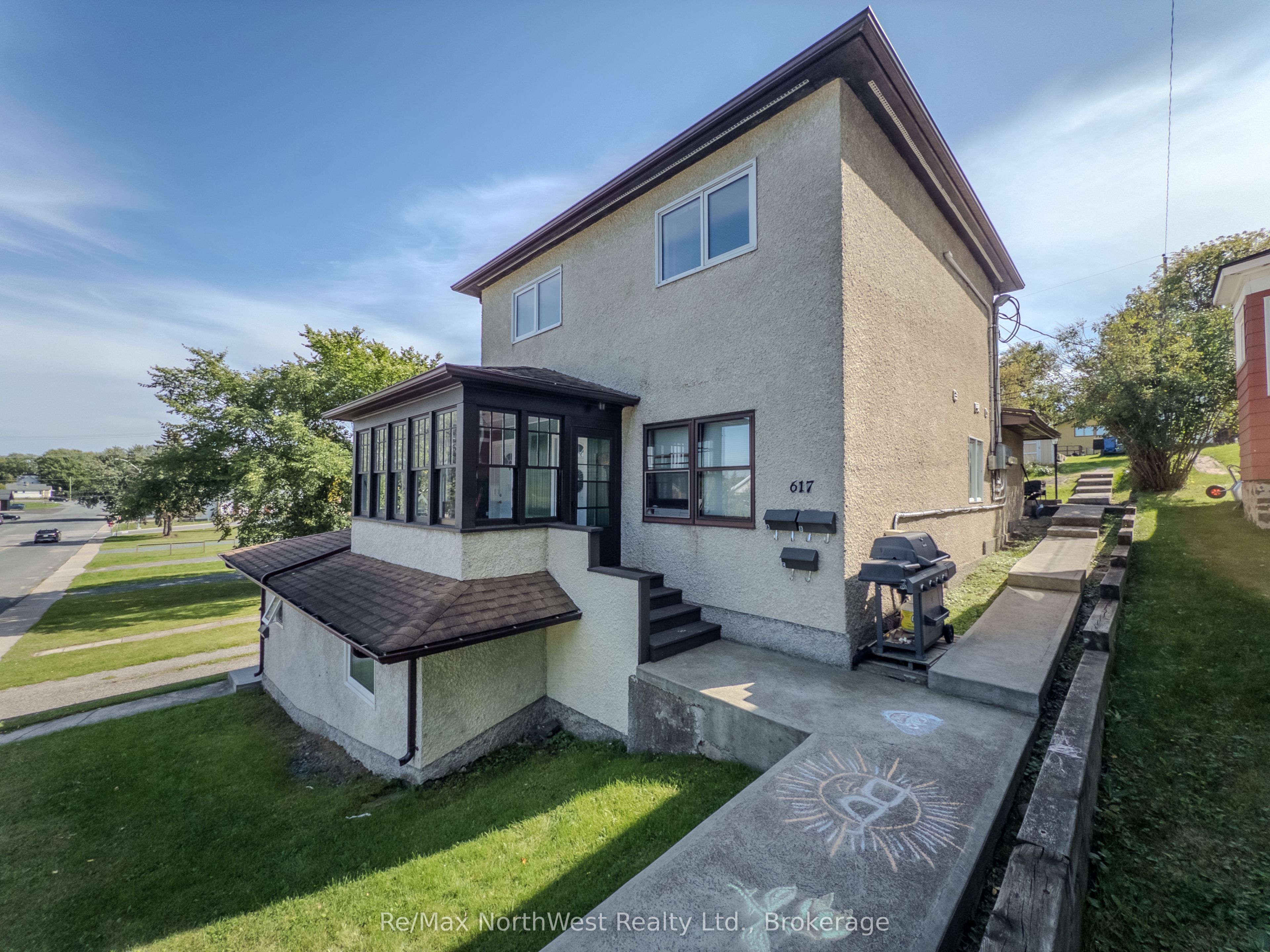 617 First Street S, Kenora, ON P9N 1E1 photo 2