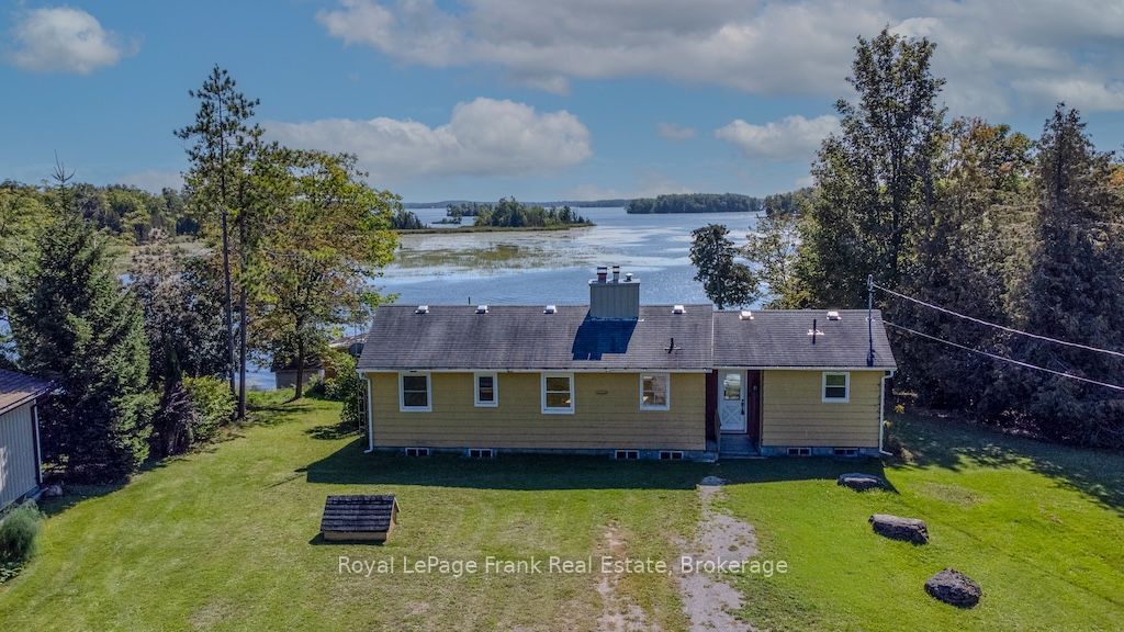 20 Fire Route 60, Trent Lakes, ON K0L 1J0 photo 3