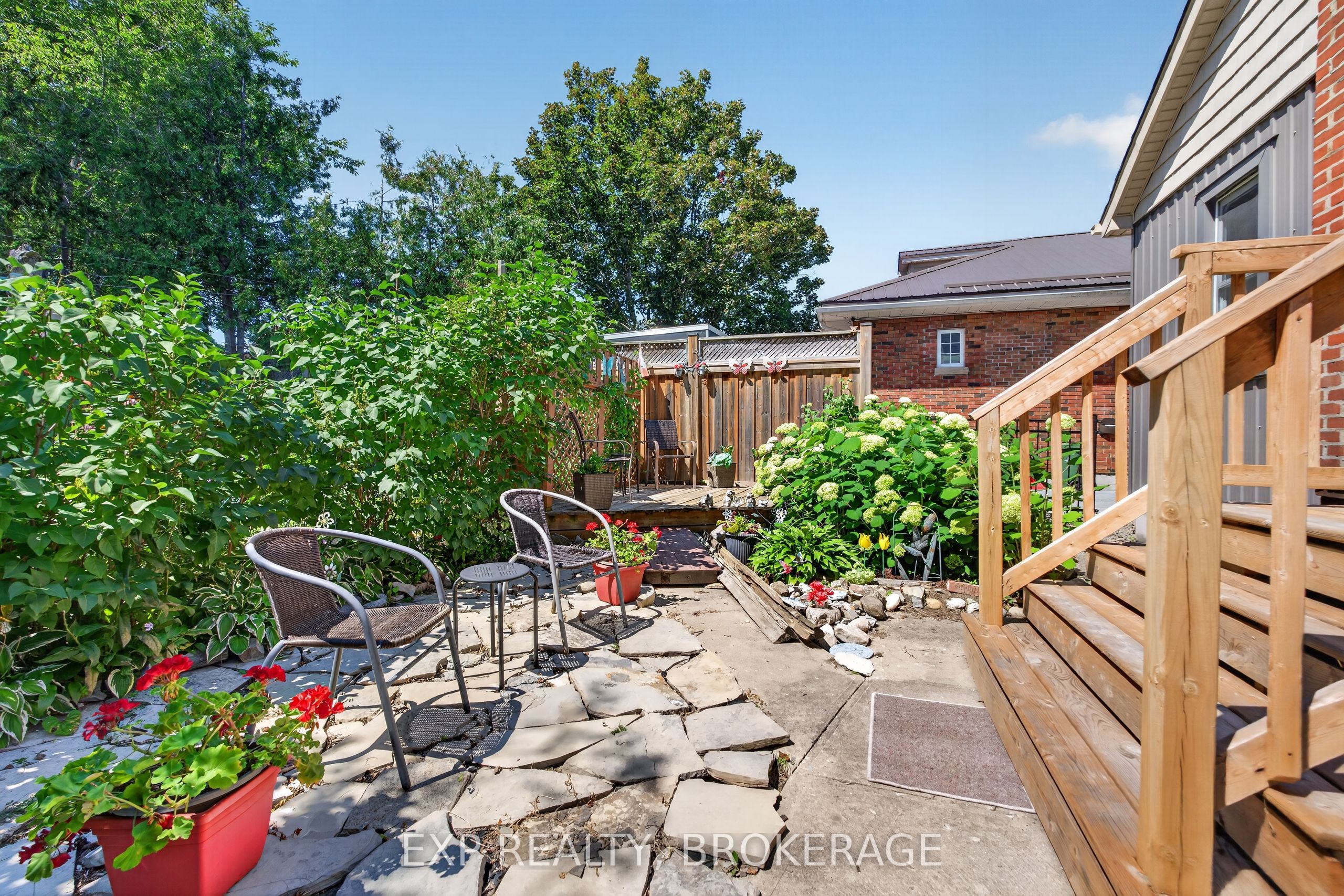 100 REGENT Street, Kingston, ON K7L 4J8 photo 3