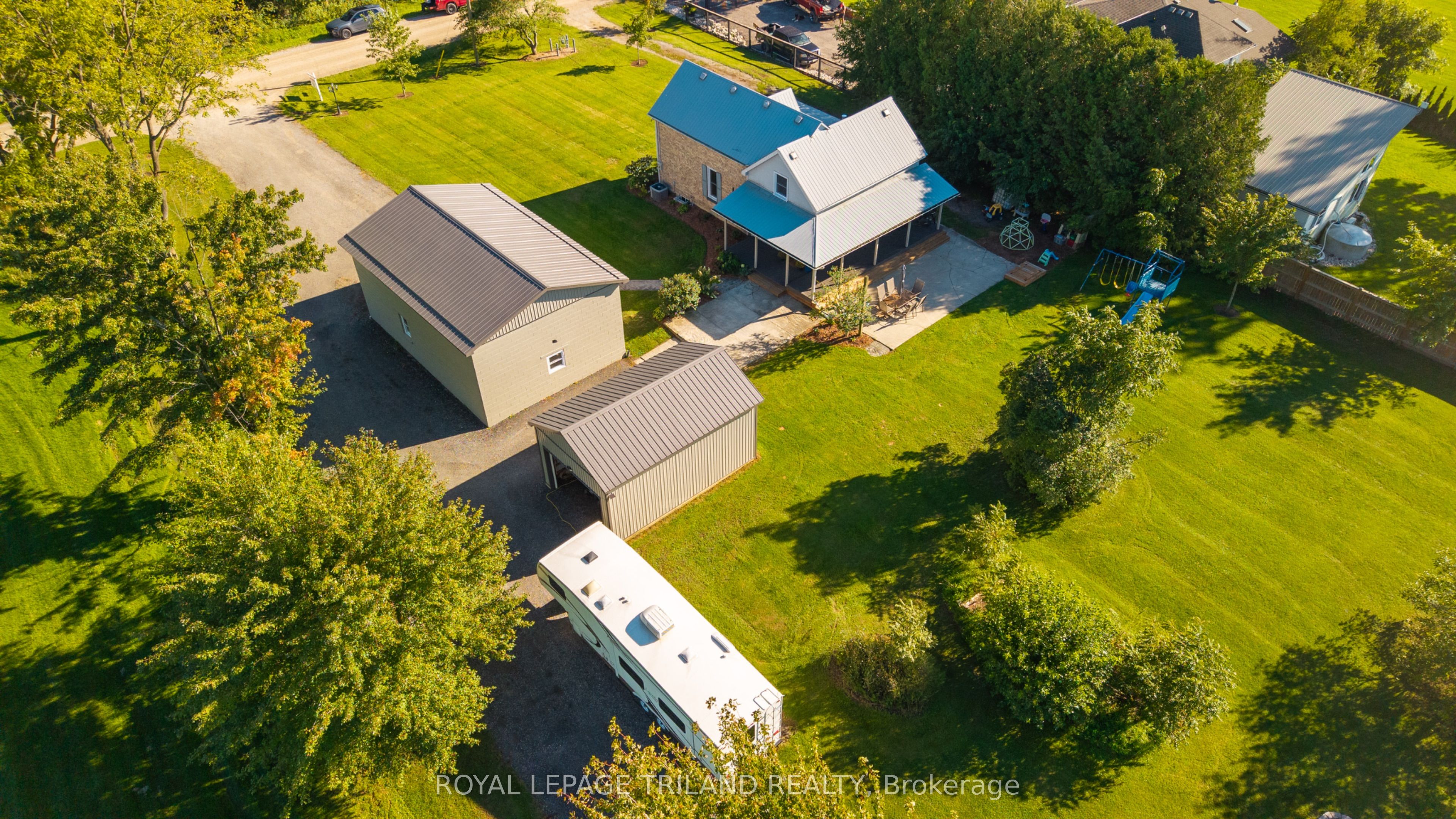 6374 Falconbridge Drive, Southwest Middlesex, ON N0L 1A0 photo 2