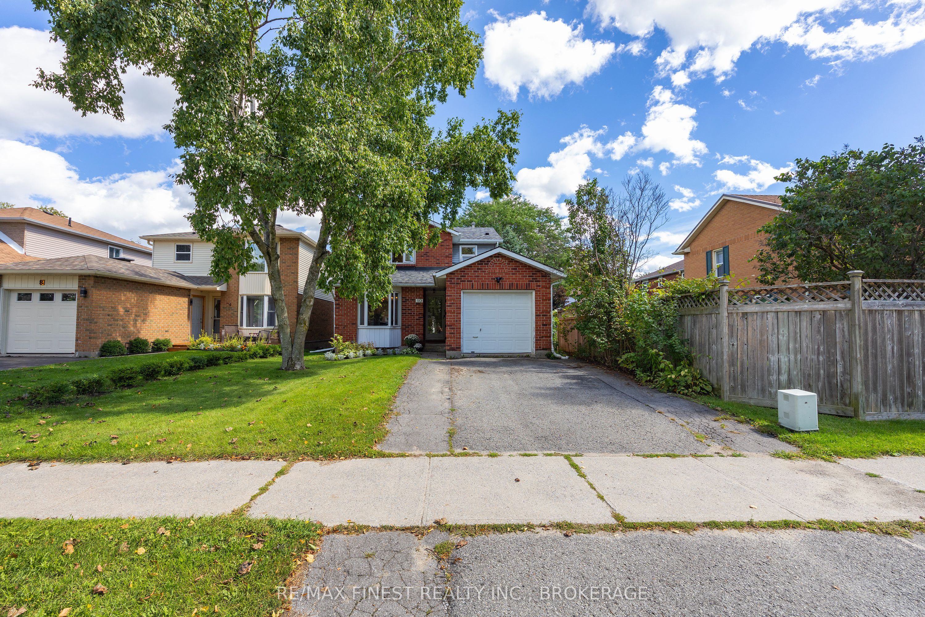 10 CHARTWELL Crescent, Kingston, ON K7K 6M5 photo 2
