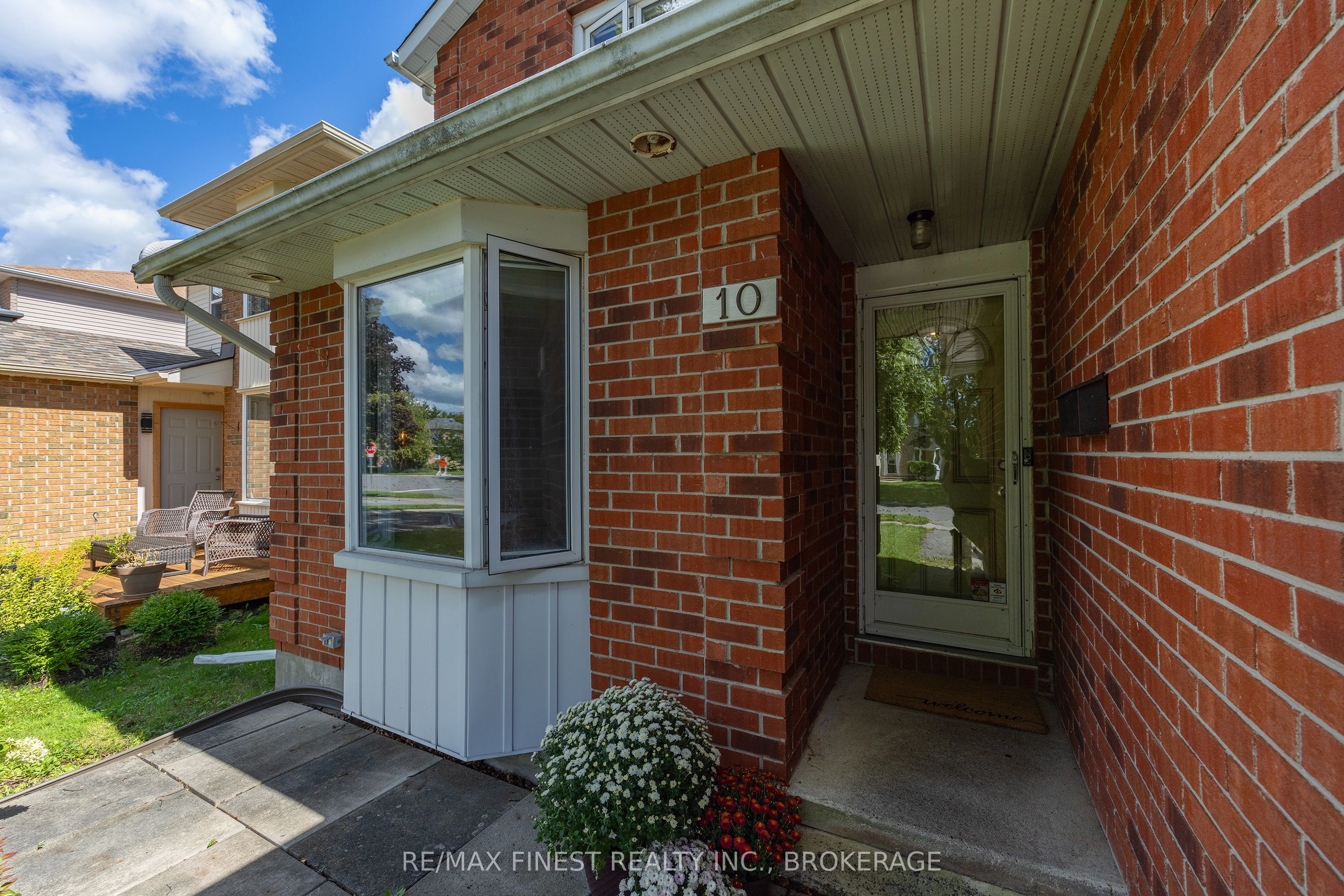 10 CHARTWELL Crescent, Kingston, ON K7K 6M5 photo 4