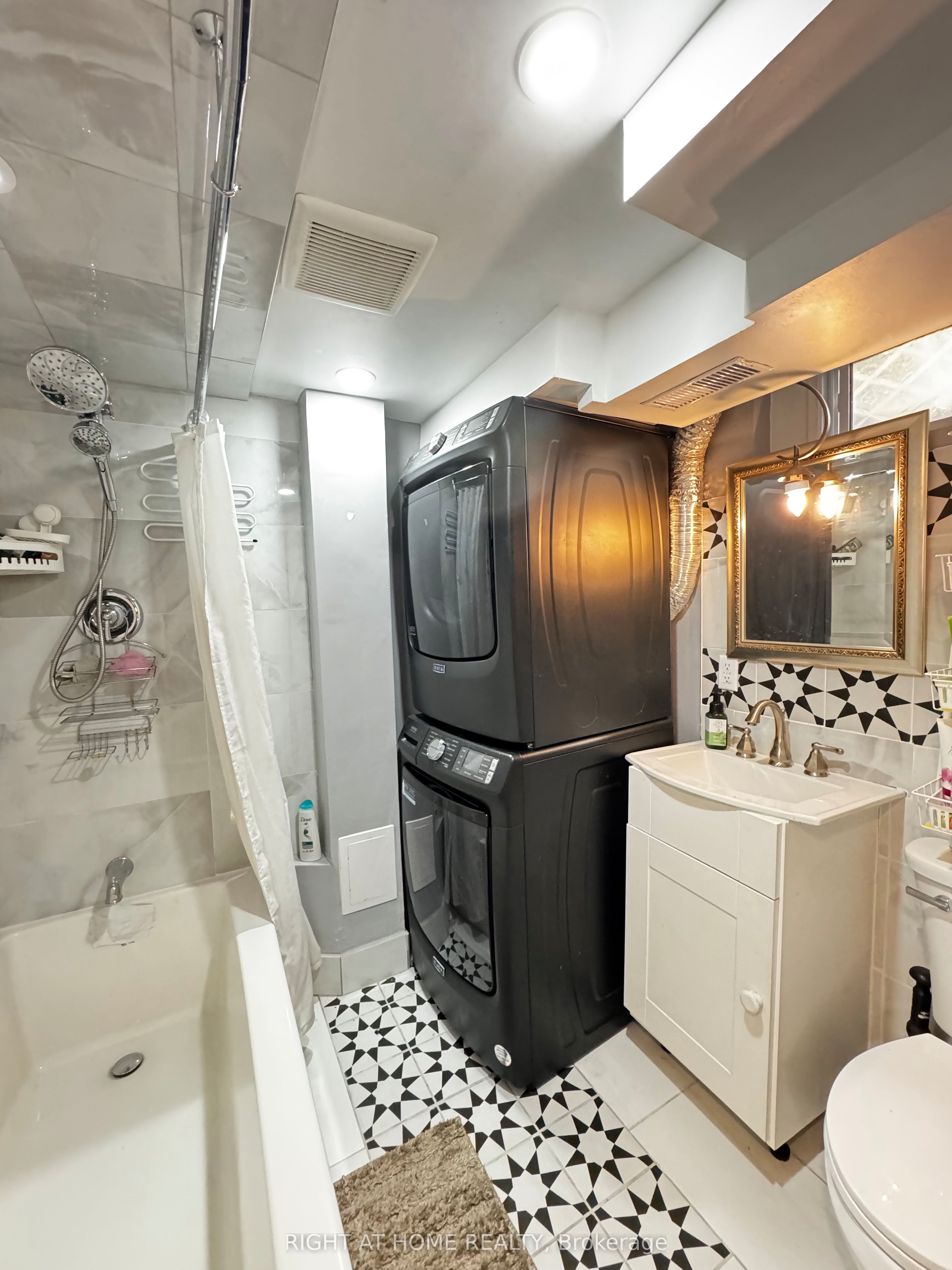 237 Homestead (Basement ) Crescent, London North, ON N6G 2E7 photo 4