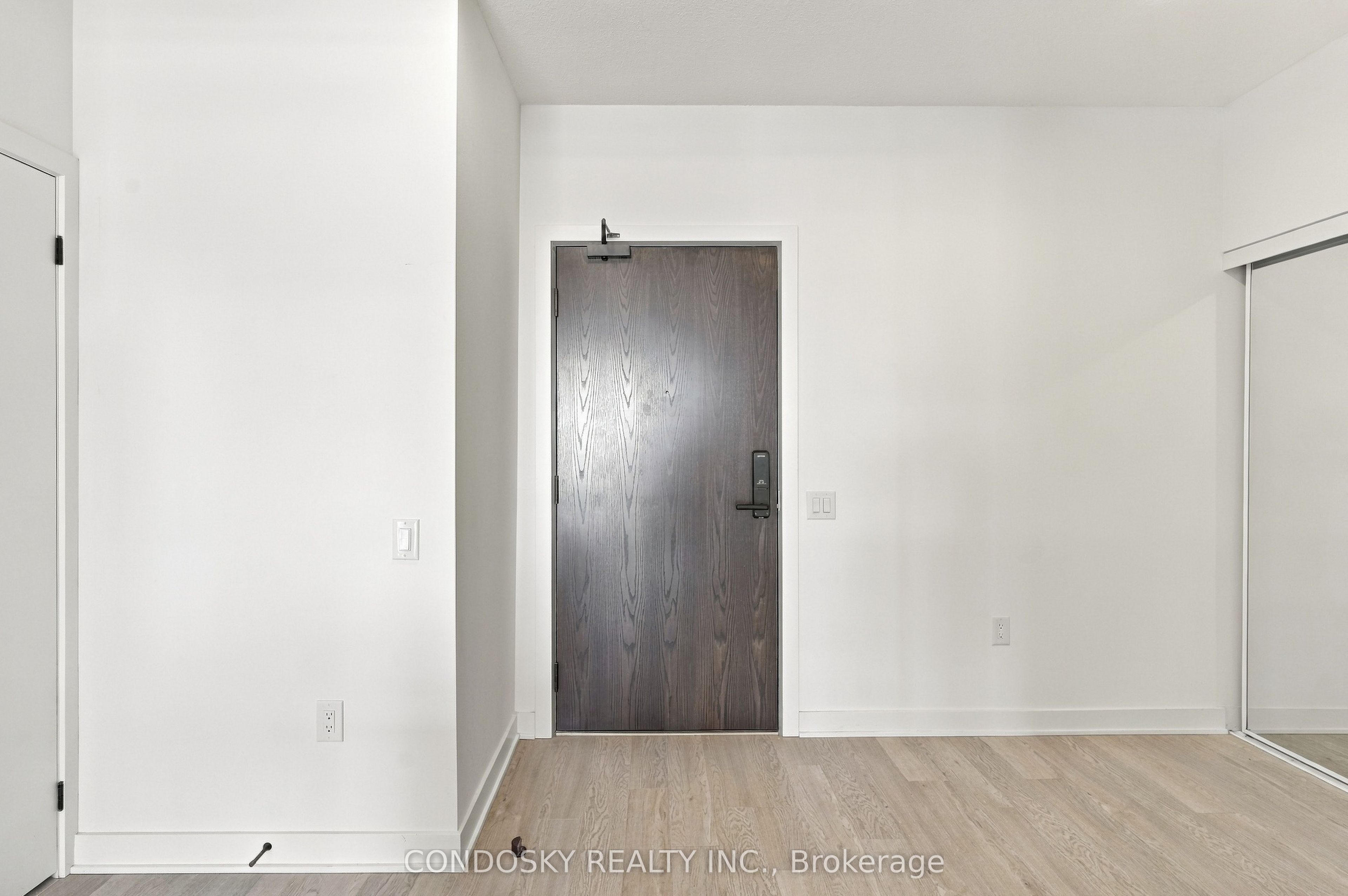 2782 Barton Street E 1012, Hamilton, ON L8E 2J8 photo 3