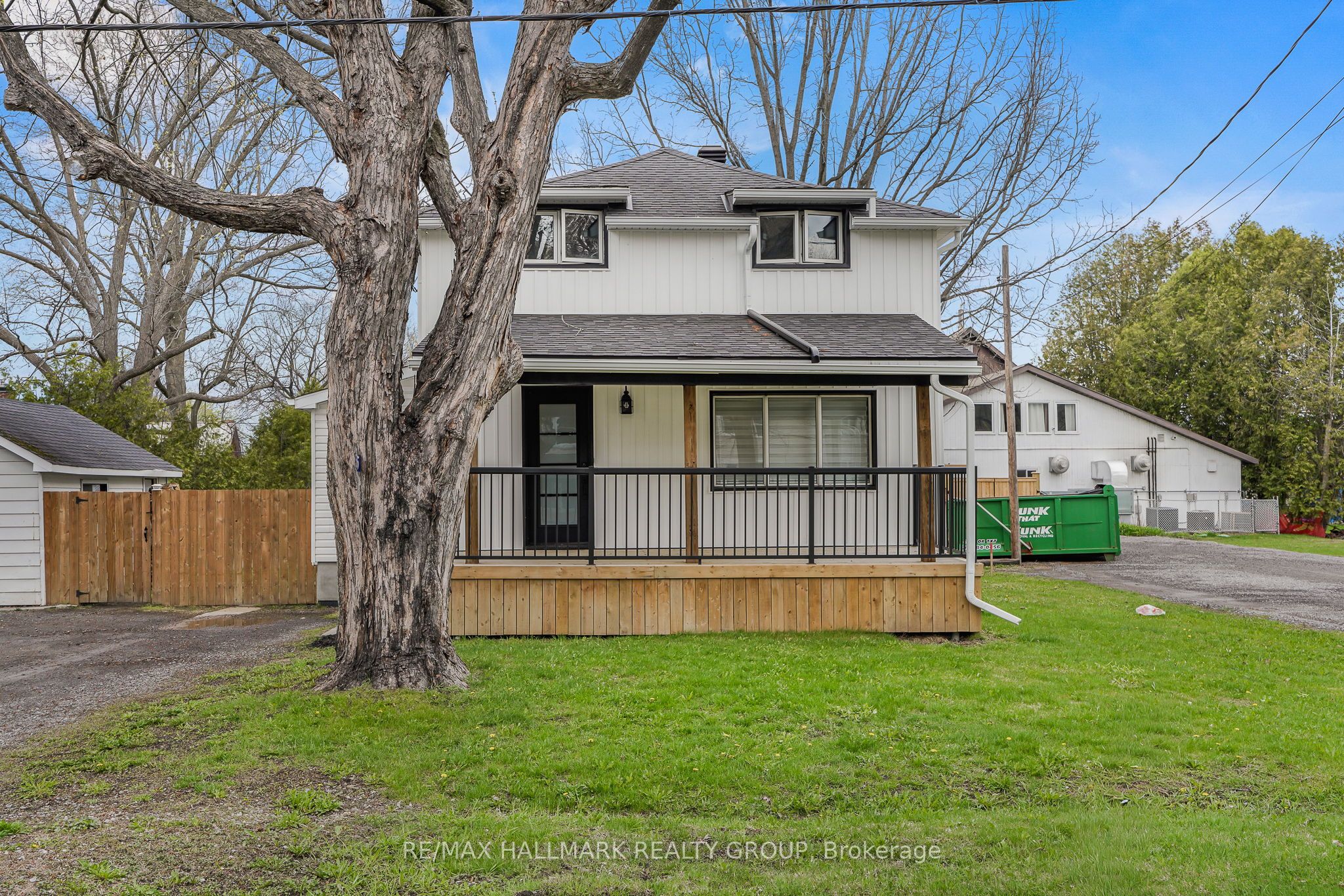 2545 MARKET Street, Orleans - Cumberland and Area, ON K4C 1A4 photo 2