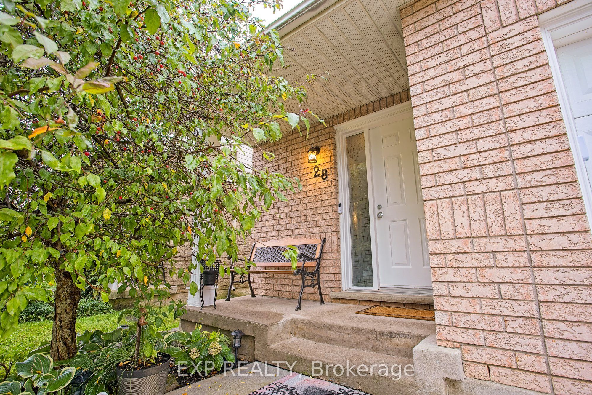 28 Maria Street, St. Catharines, ON L2S 3Y3 photo 2