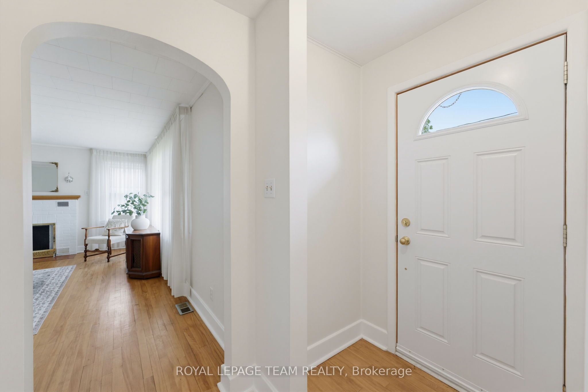 28 Catherine Street, Smiths Falls, ON K7A 4A2 photo 3